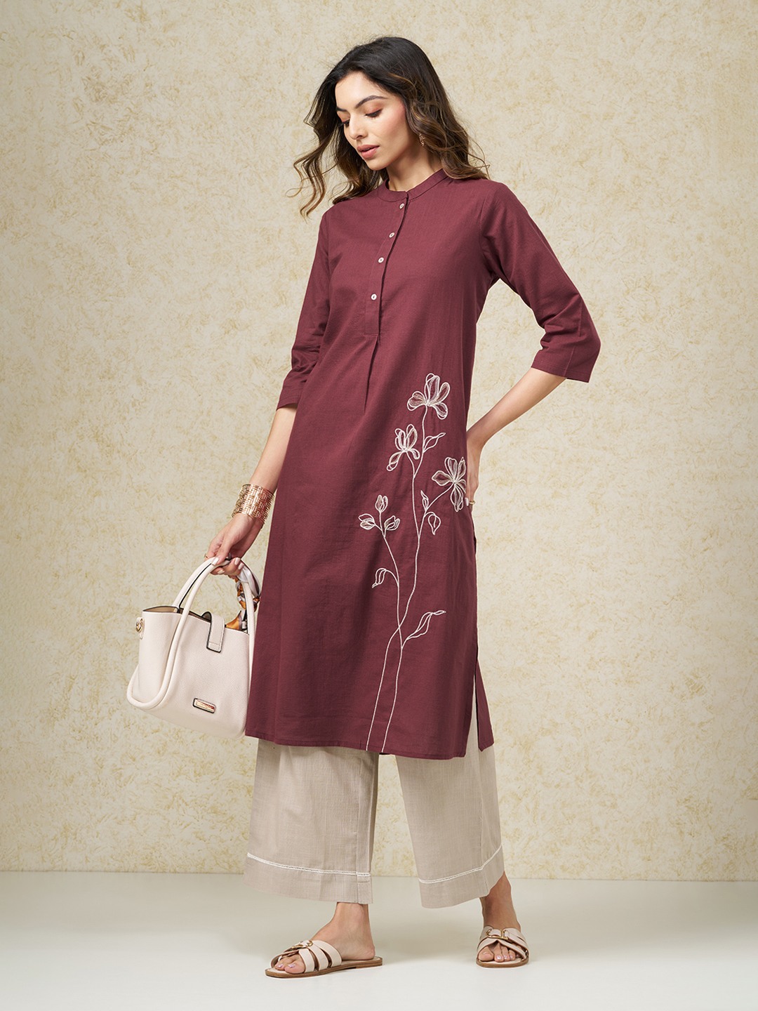Maroon Floral Embroidered Mandarin Collar Kurta & Solid Pants Ethnic Workwear Set
