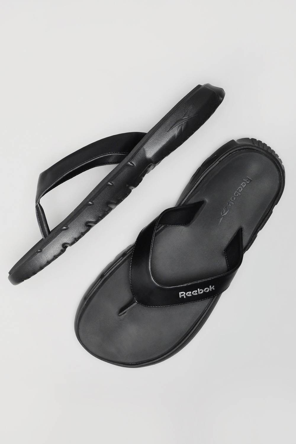 LUKE FLIP - Men Black Sandals & slippers