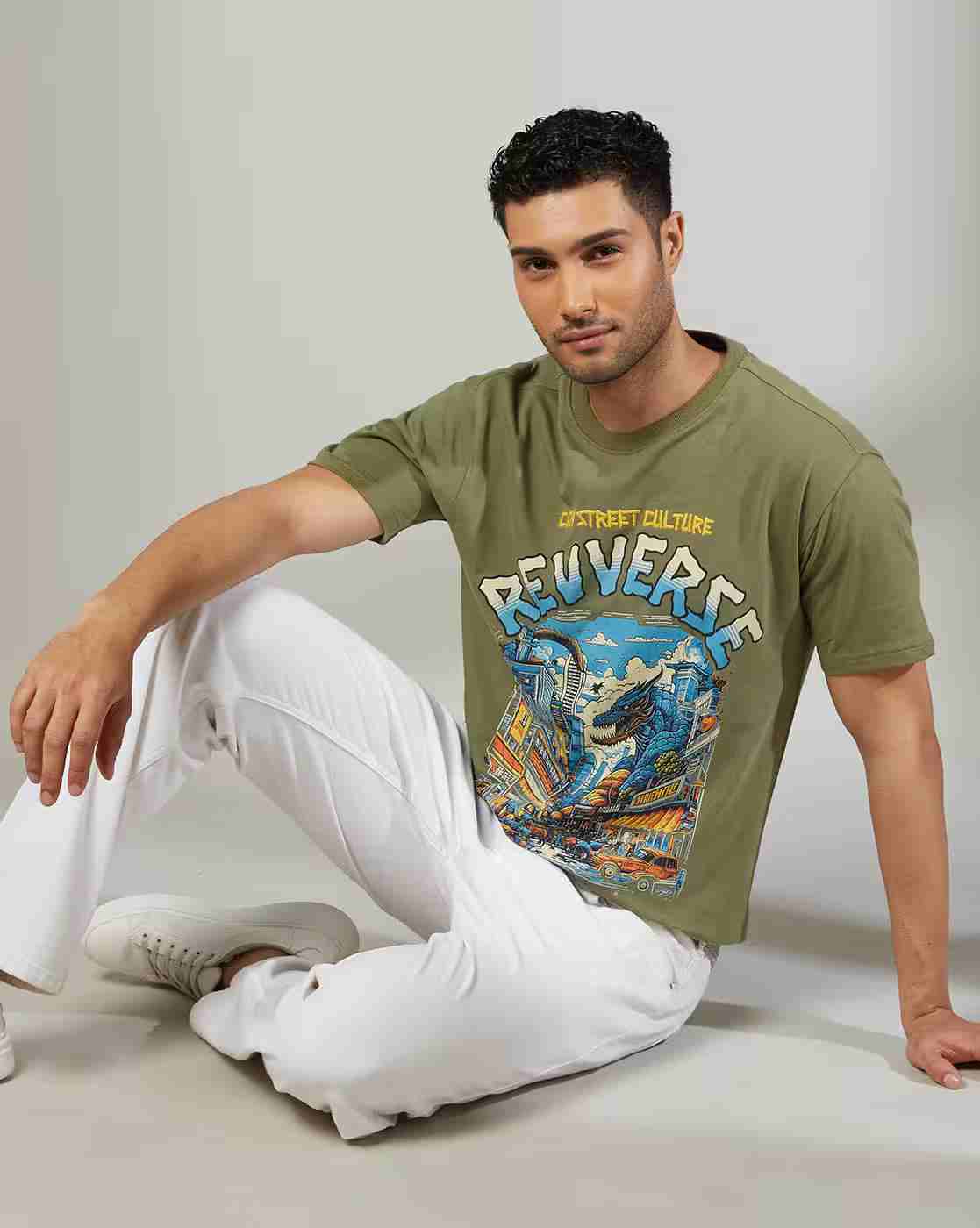 Men Graphic Print Relaxed Fit Crew-Neck T-Shirt