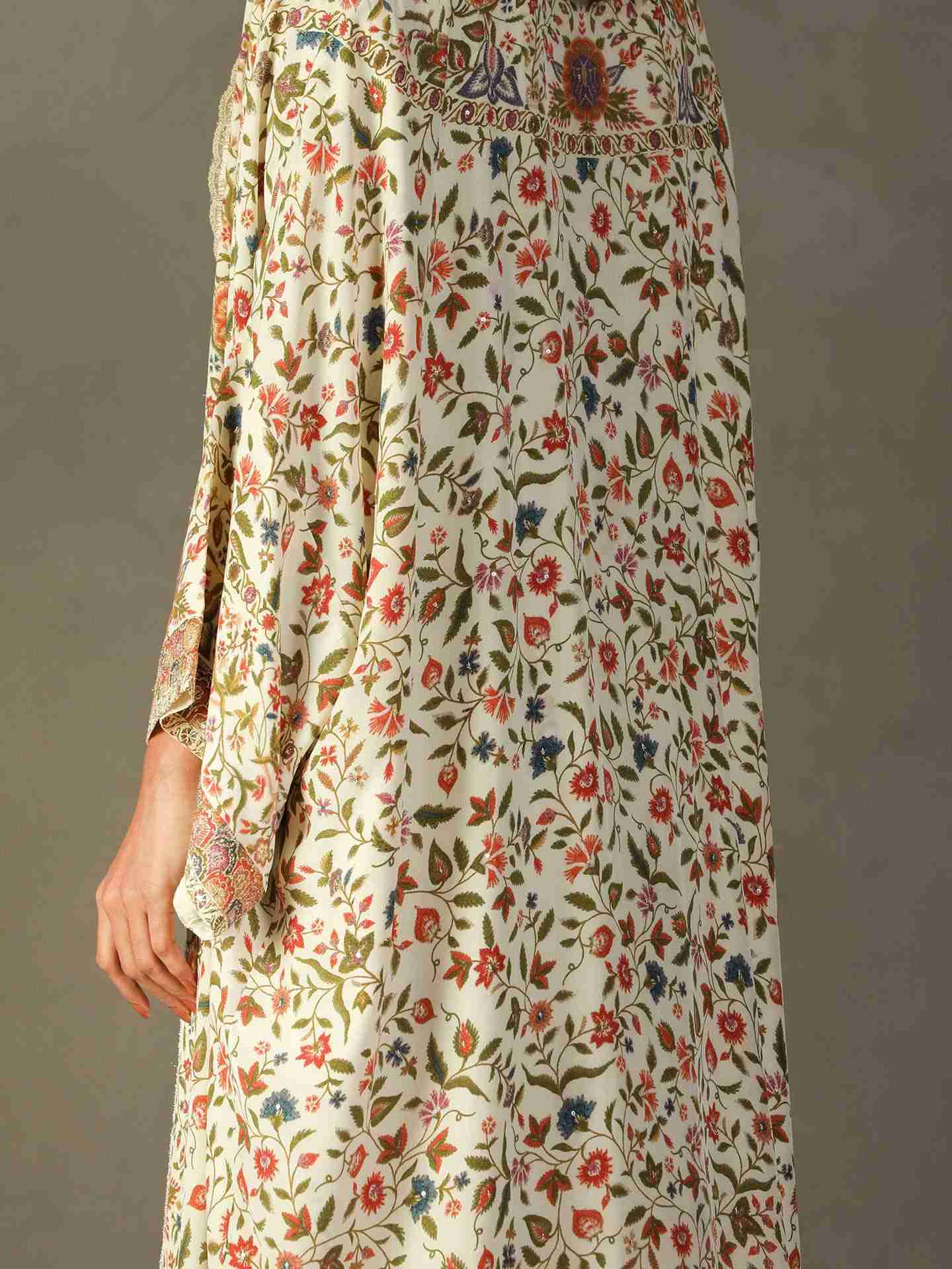 Beige & Multi Pintado Ensemble