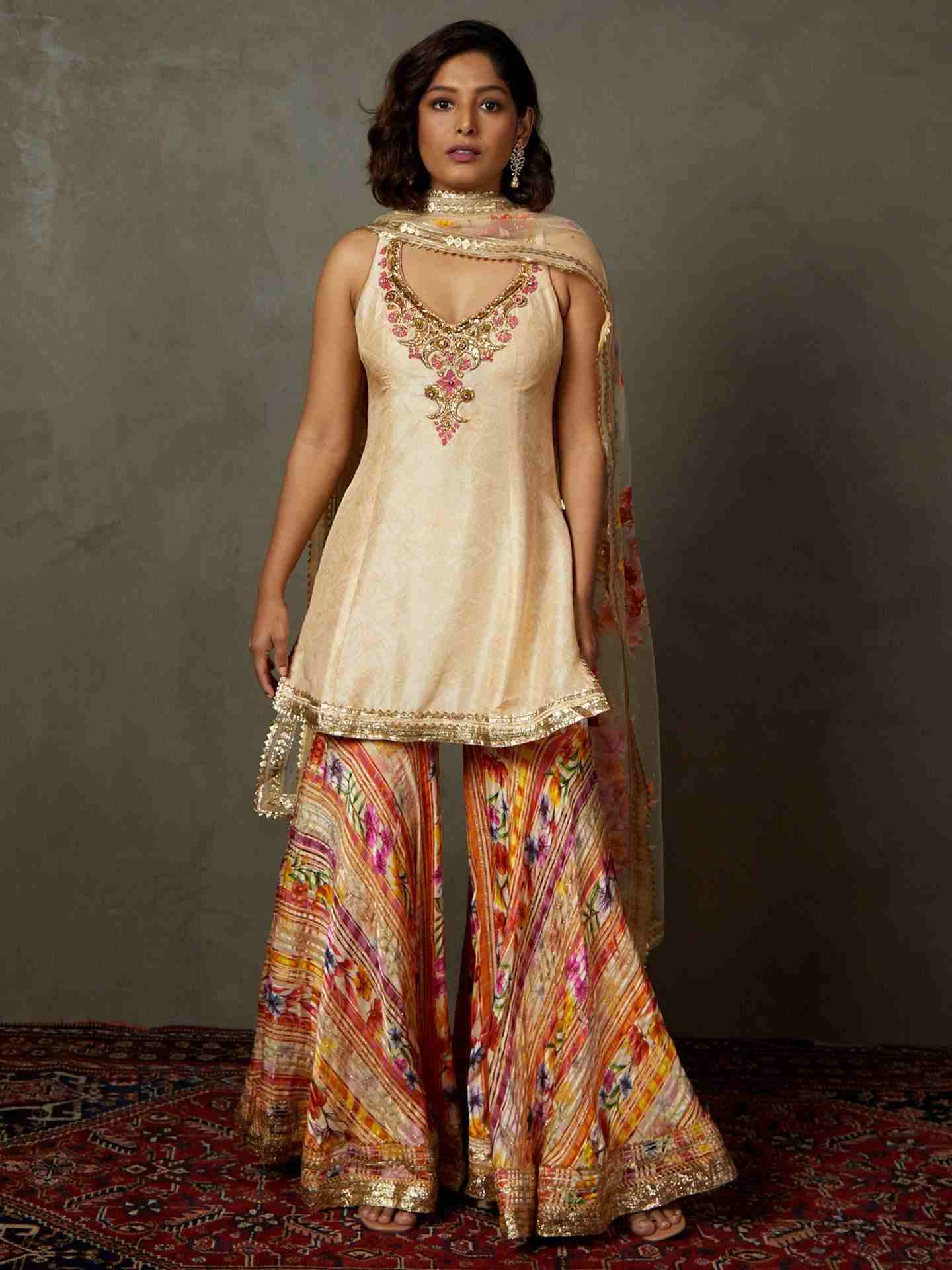 Off White & Multi Star Olivia Suit Set