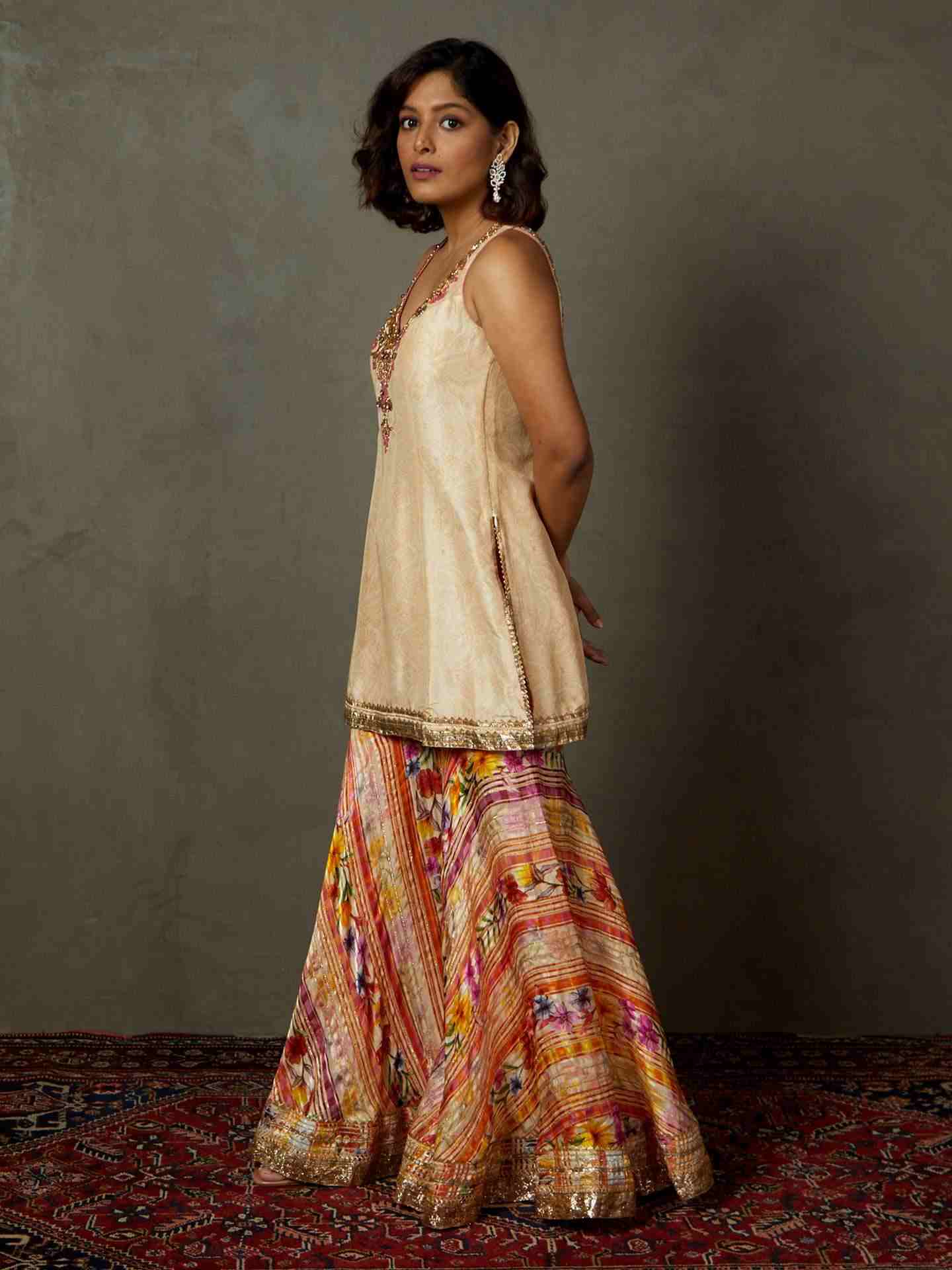 Off White & Multi Star Olivia Suit Set