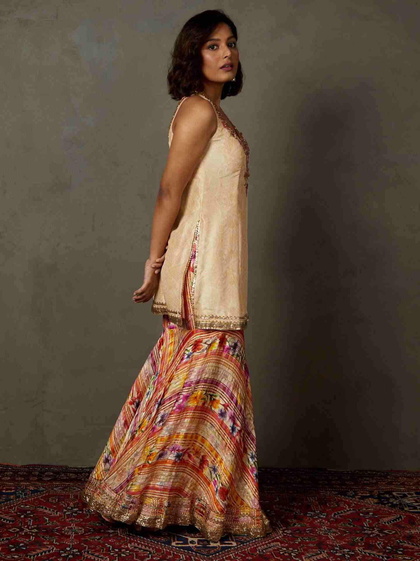 Off White & Multi Star Olivia Suit Set