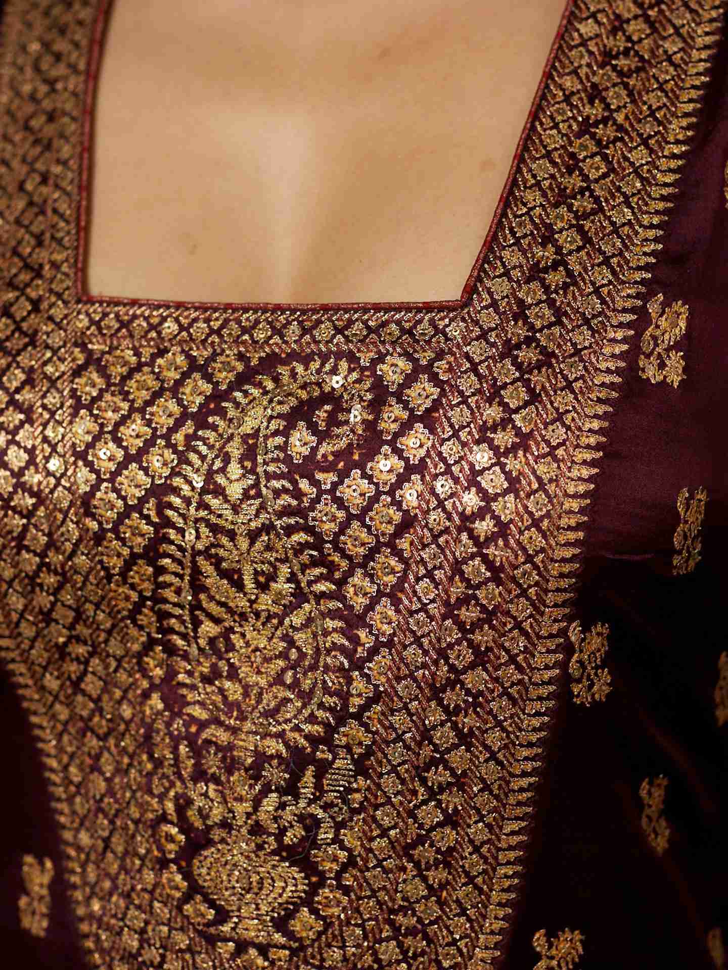 Prune 	Girija Suit Set