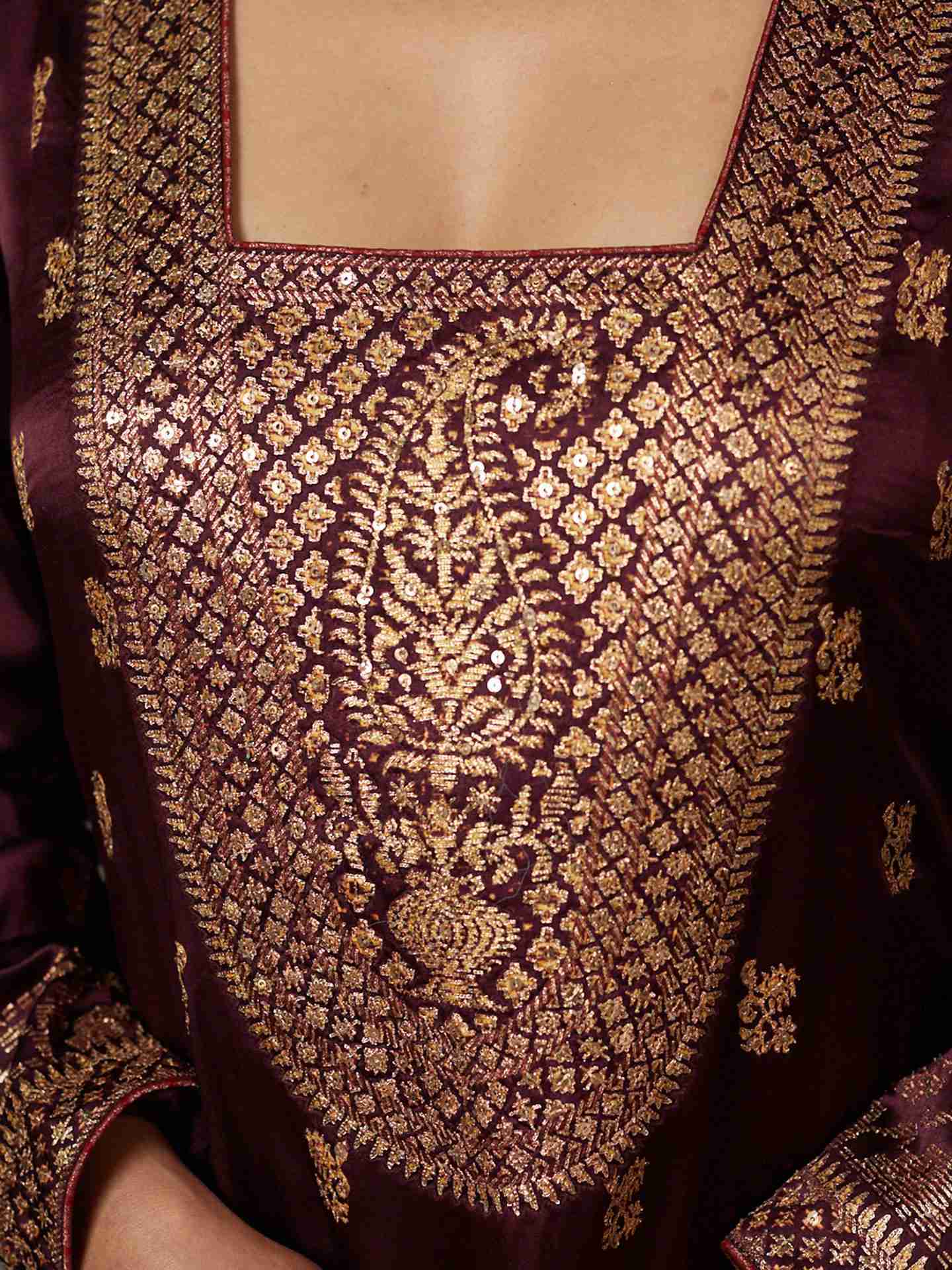 Prune 	Girija Suit Set