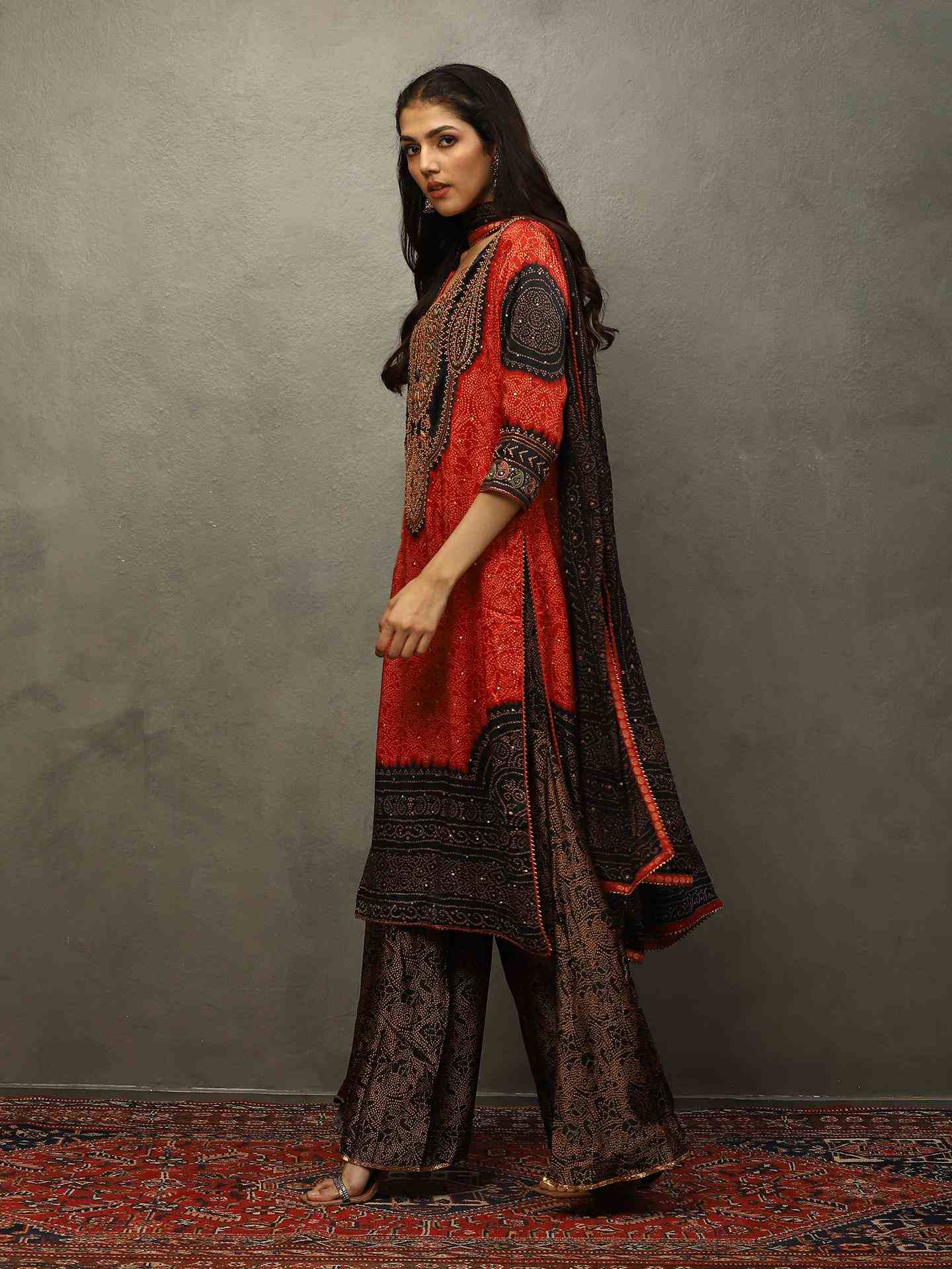 Black & Red Bandhani Suit Set