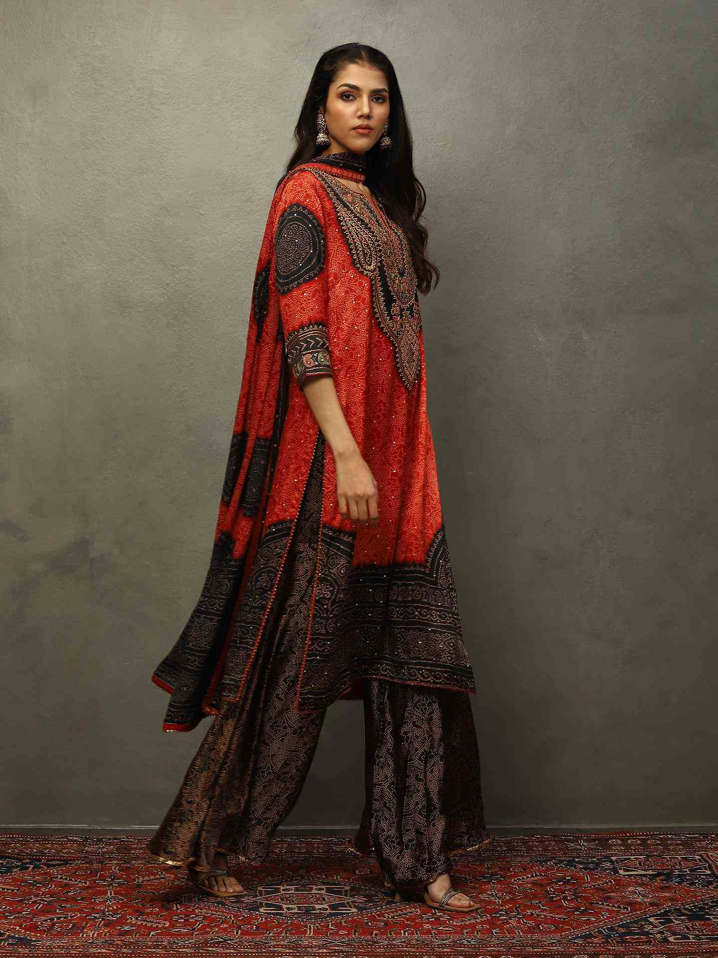 Black & Red Bandhani Suit Set