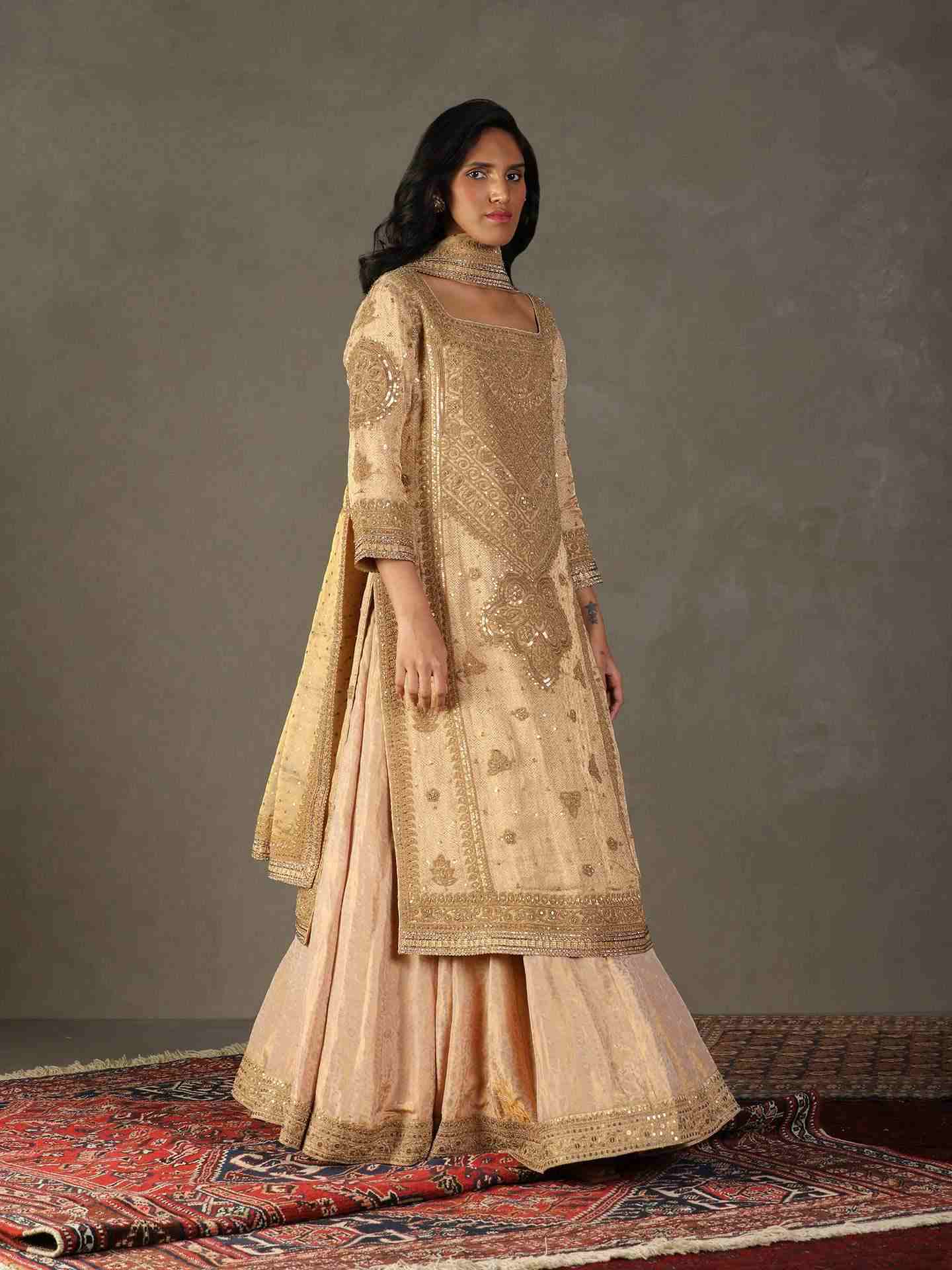 Gold Mandwi Suit Set