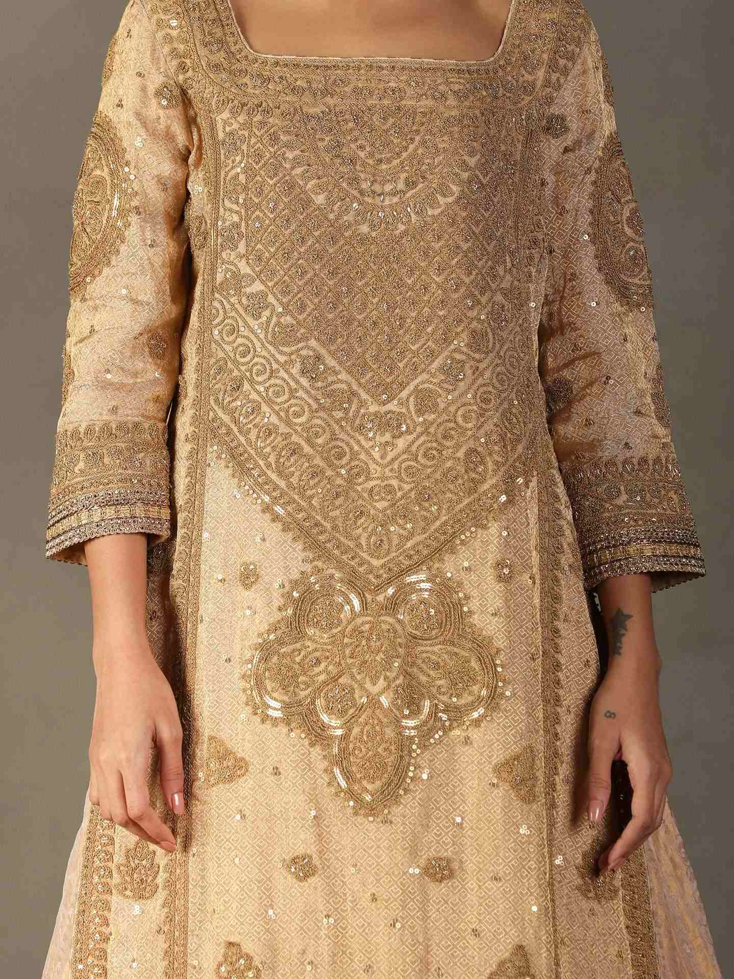 Gold Mandwi Suit Set