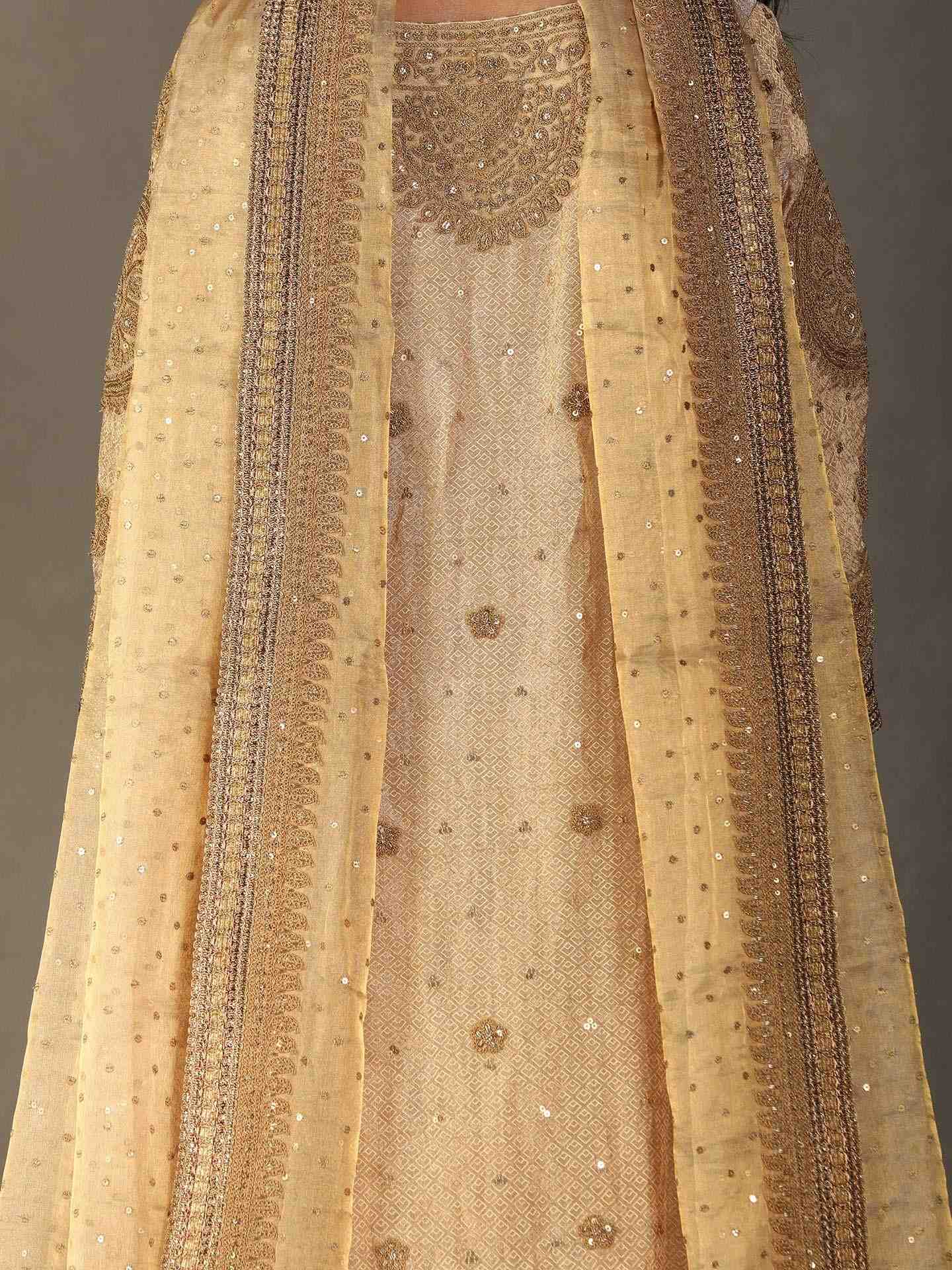 Gold Mandwi Suit Set