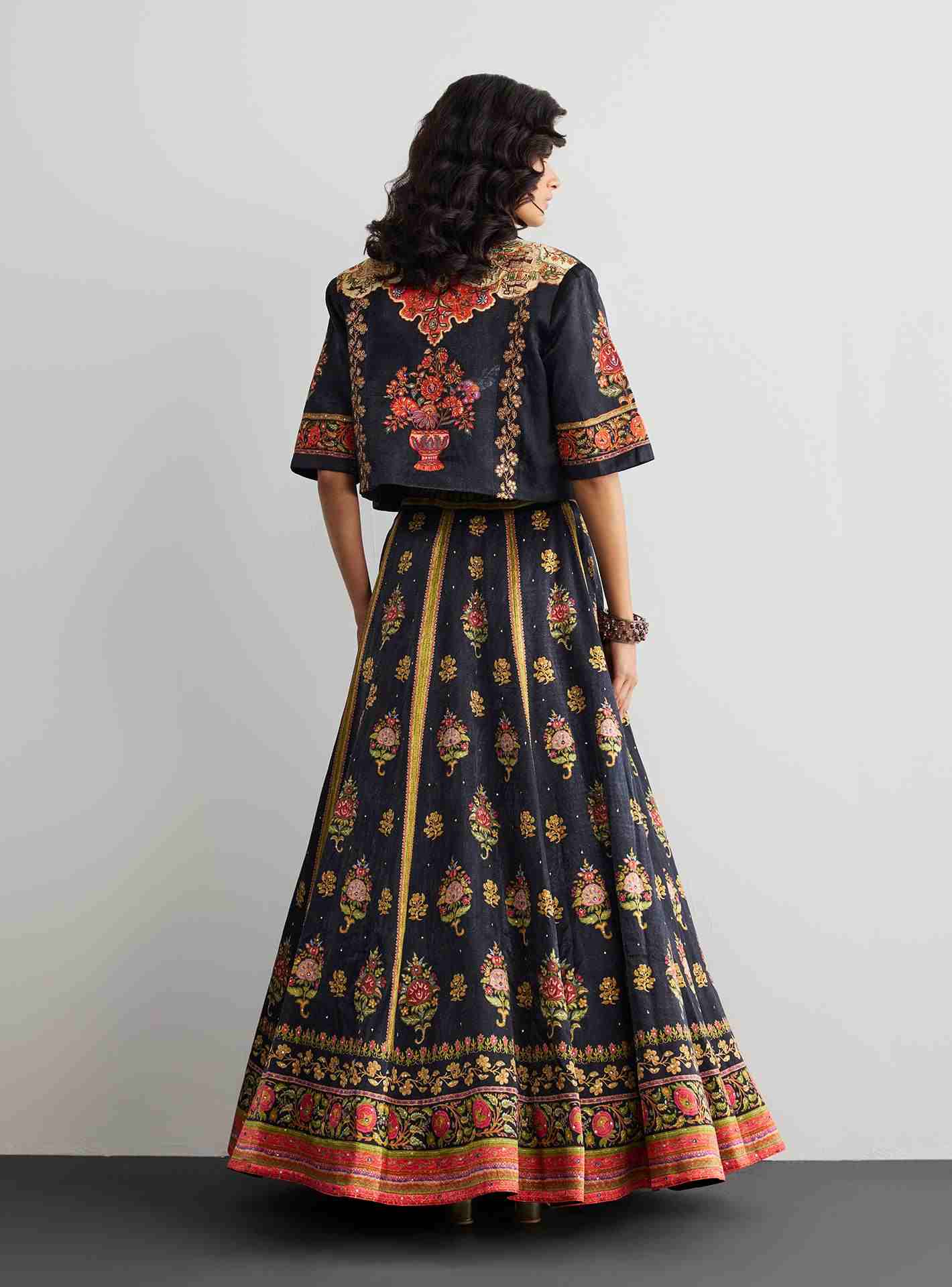 Black & Multi Pushvapan Ensemble