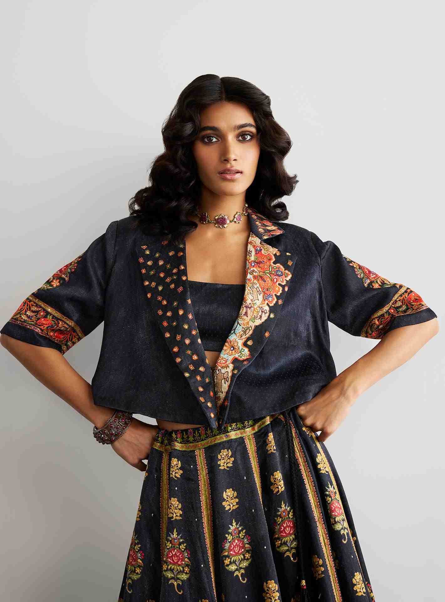 Black & Multi Pushvapan Ensemble