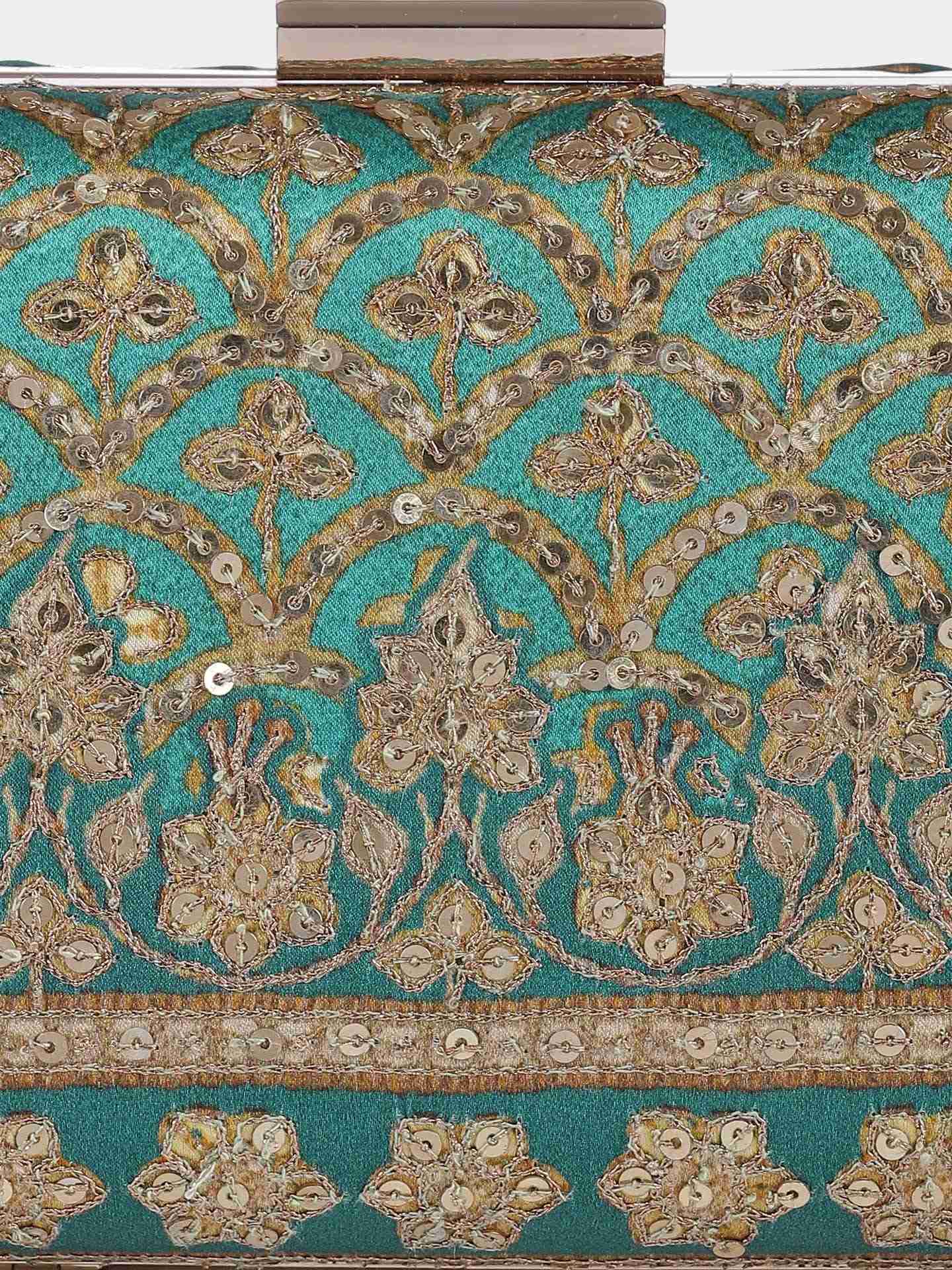 Emerald Satnam Clutch