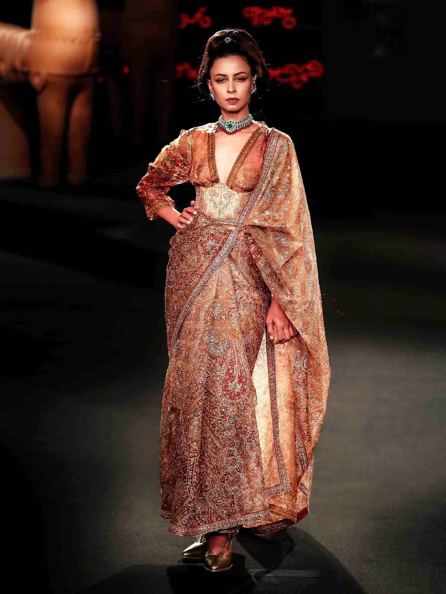 Peach Multi Pitch Patch  Saree With Belt