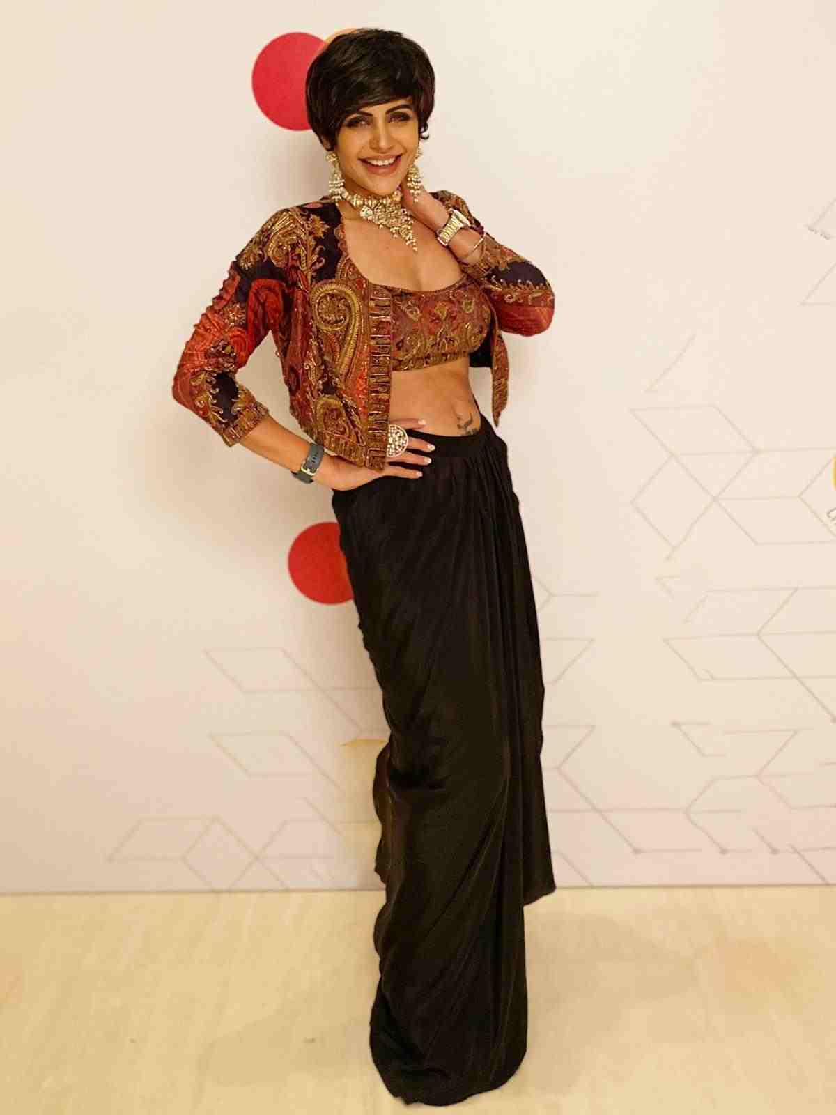 Black & Multi Harvana Ensemble