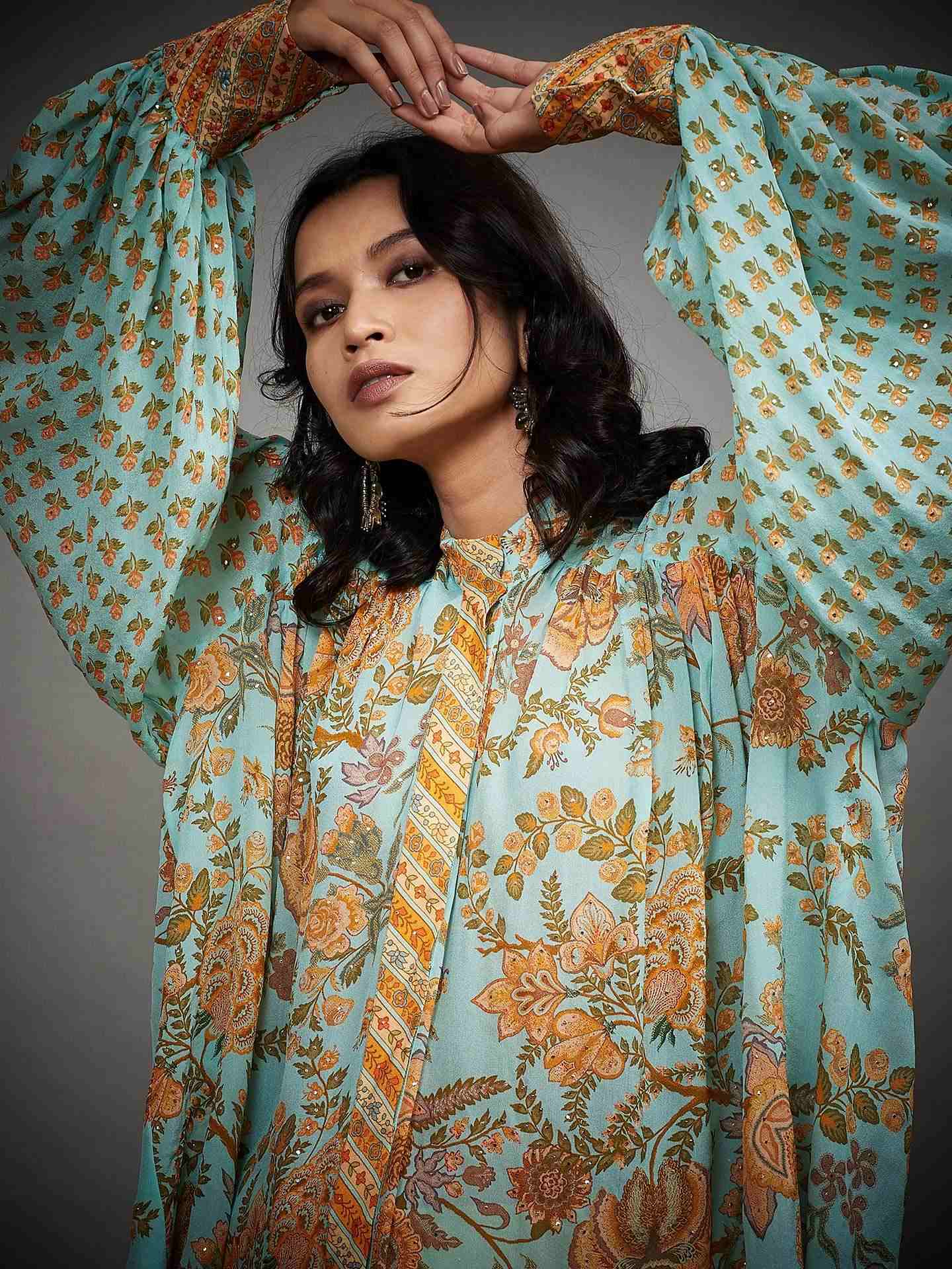 Aqua Navina Kurti