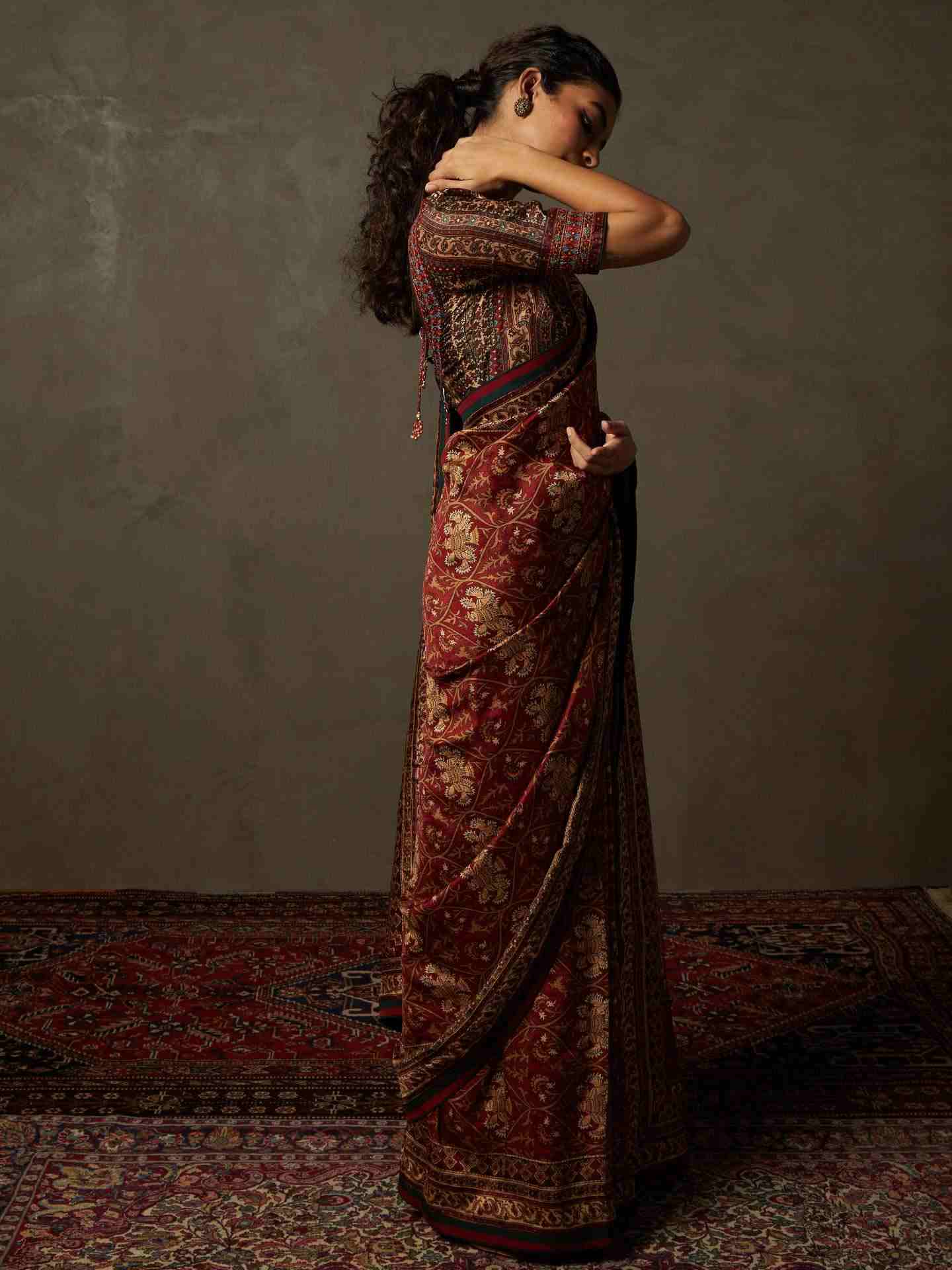 Burgundy Kulah Saree With Unstitched Blouse