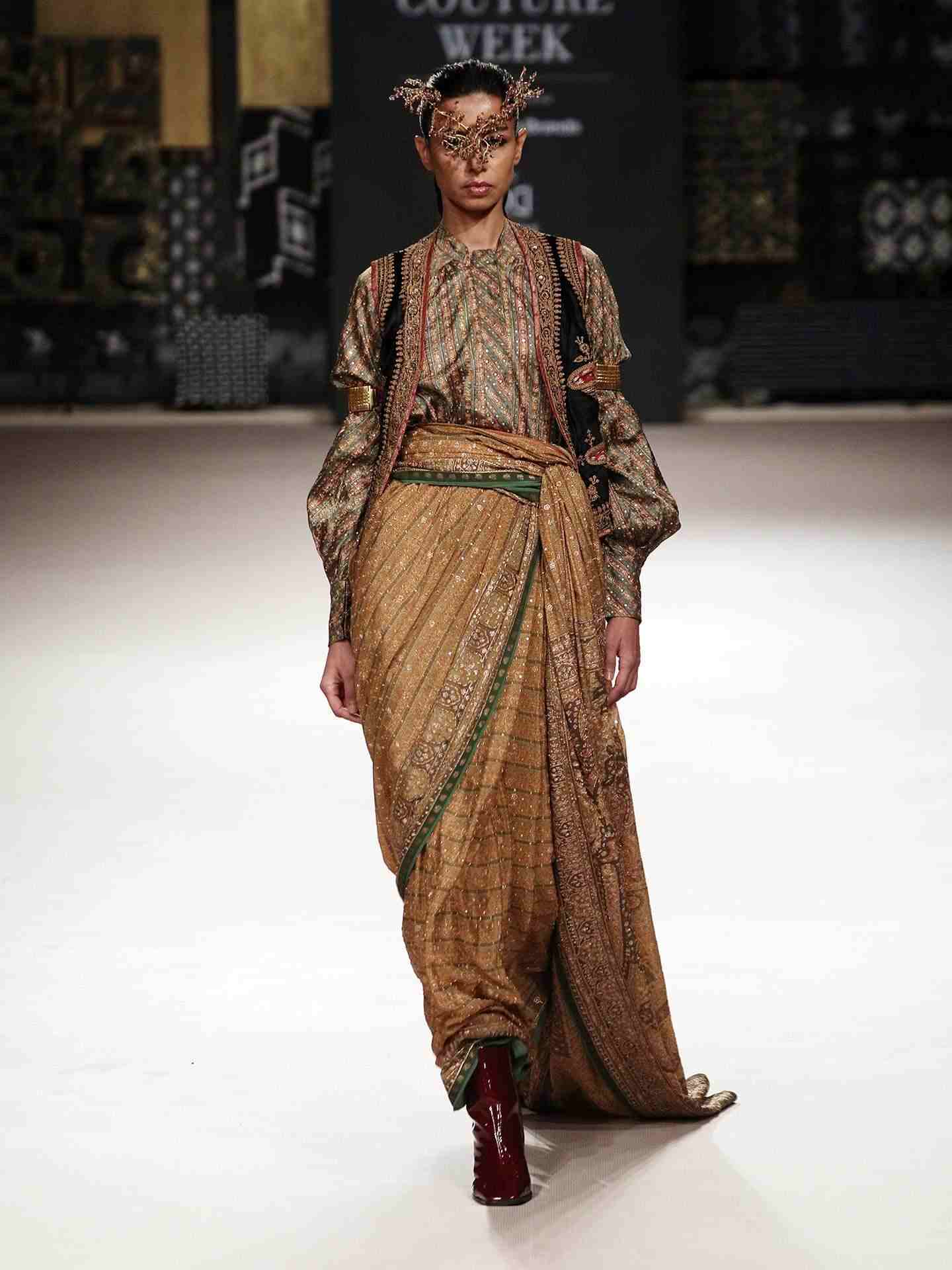 Khaki Imran Coat Saree With Unstitched Blouse