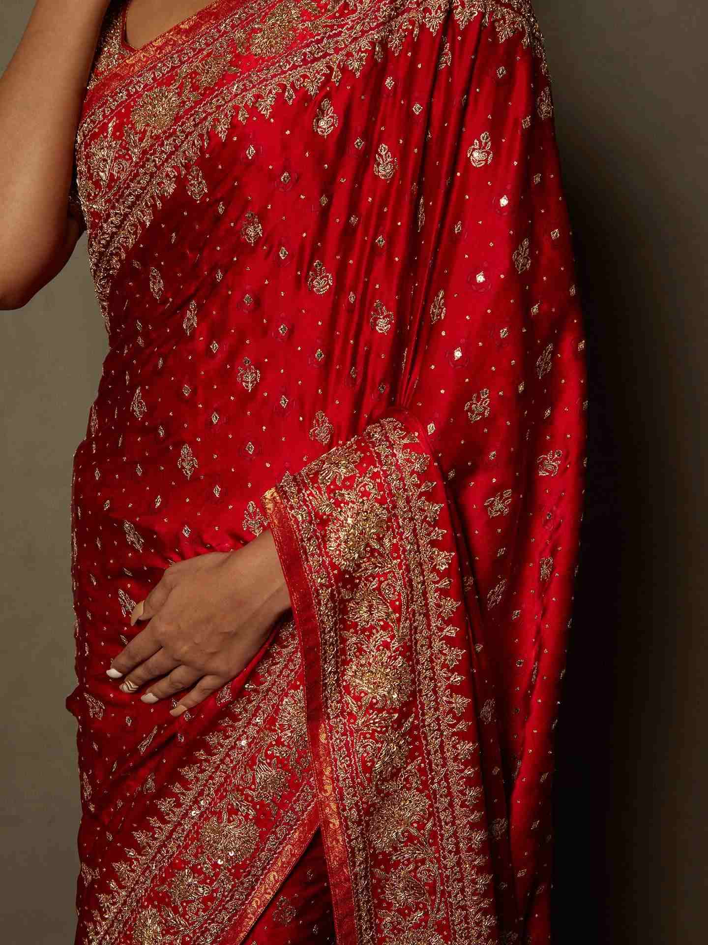 Red Jaya Saree With Unstitched Blouse