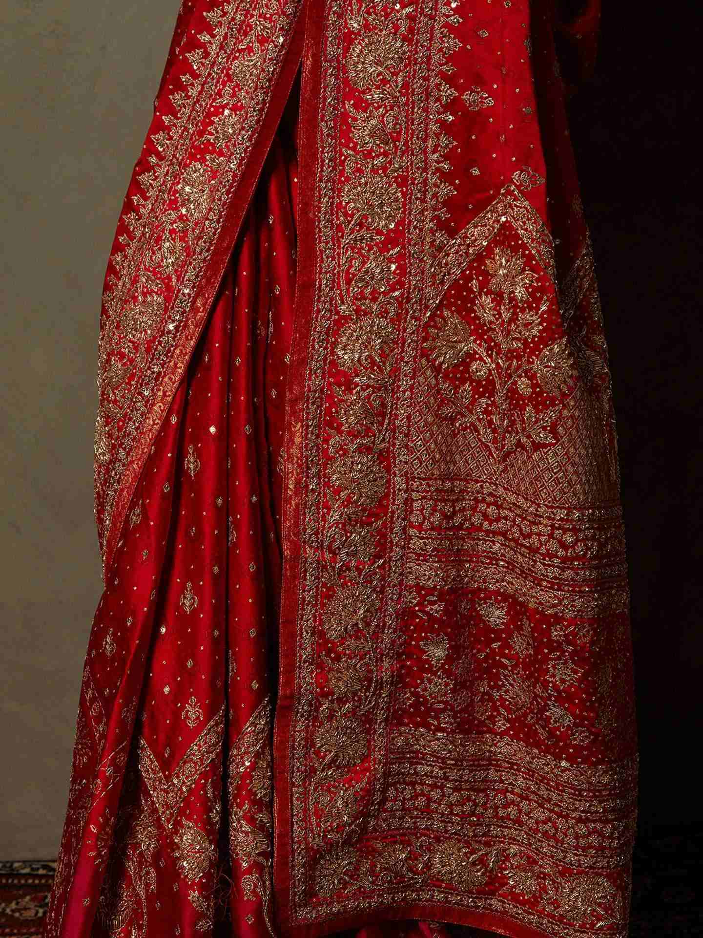 Red Jaya Saree With Unstitched Blouse