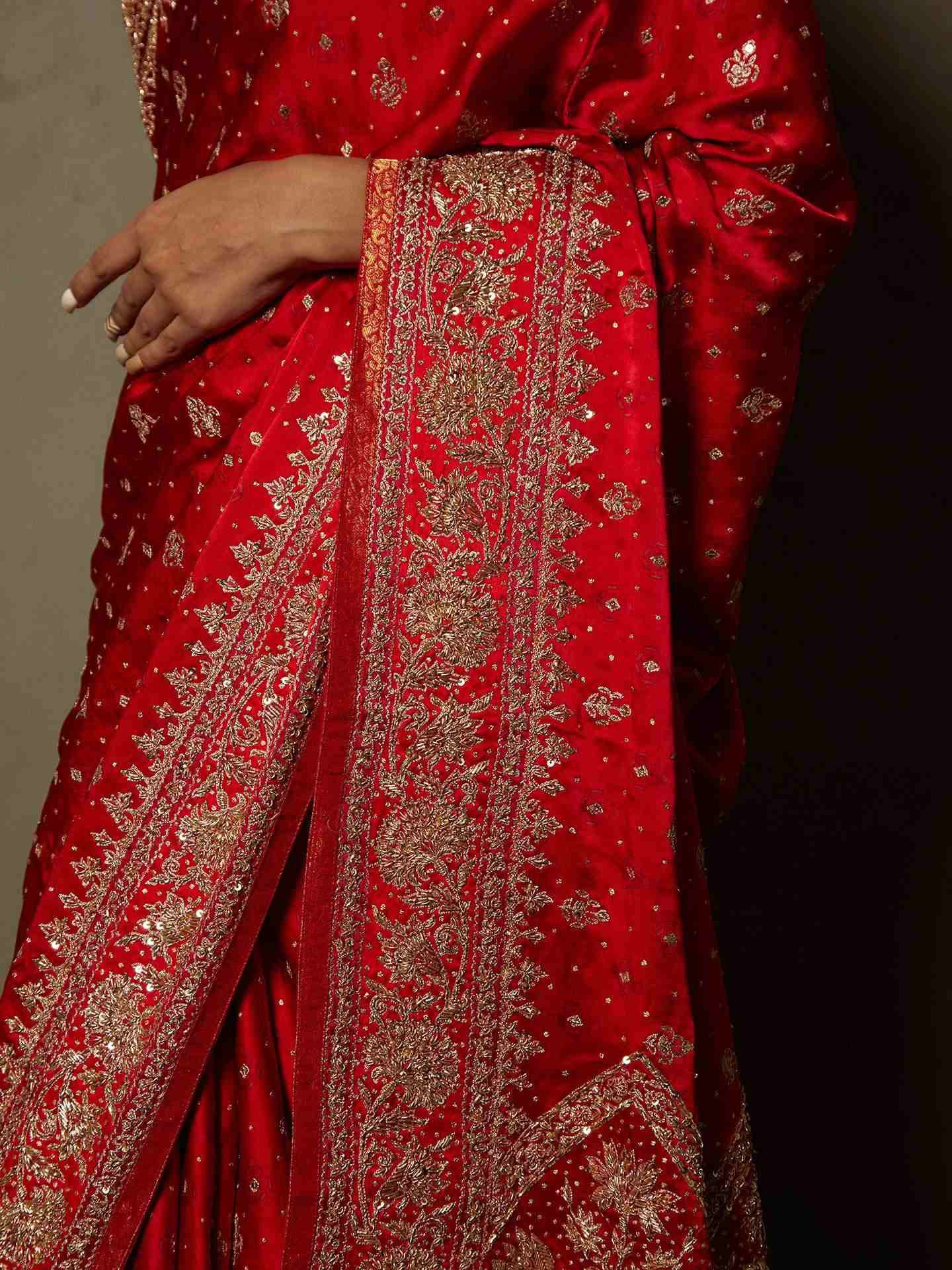 Red Jaya Saree With Unstitched Blouse
