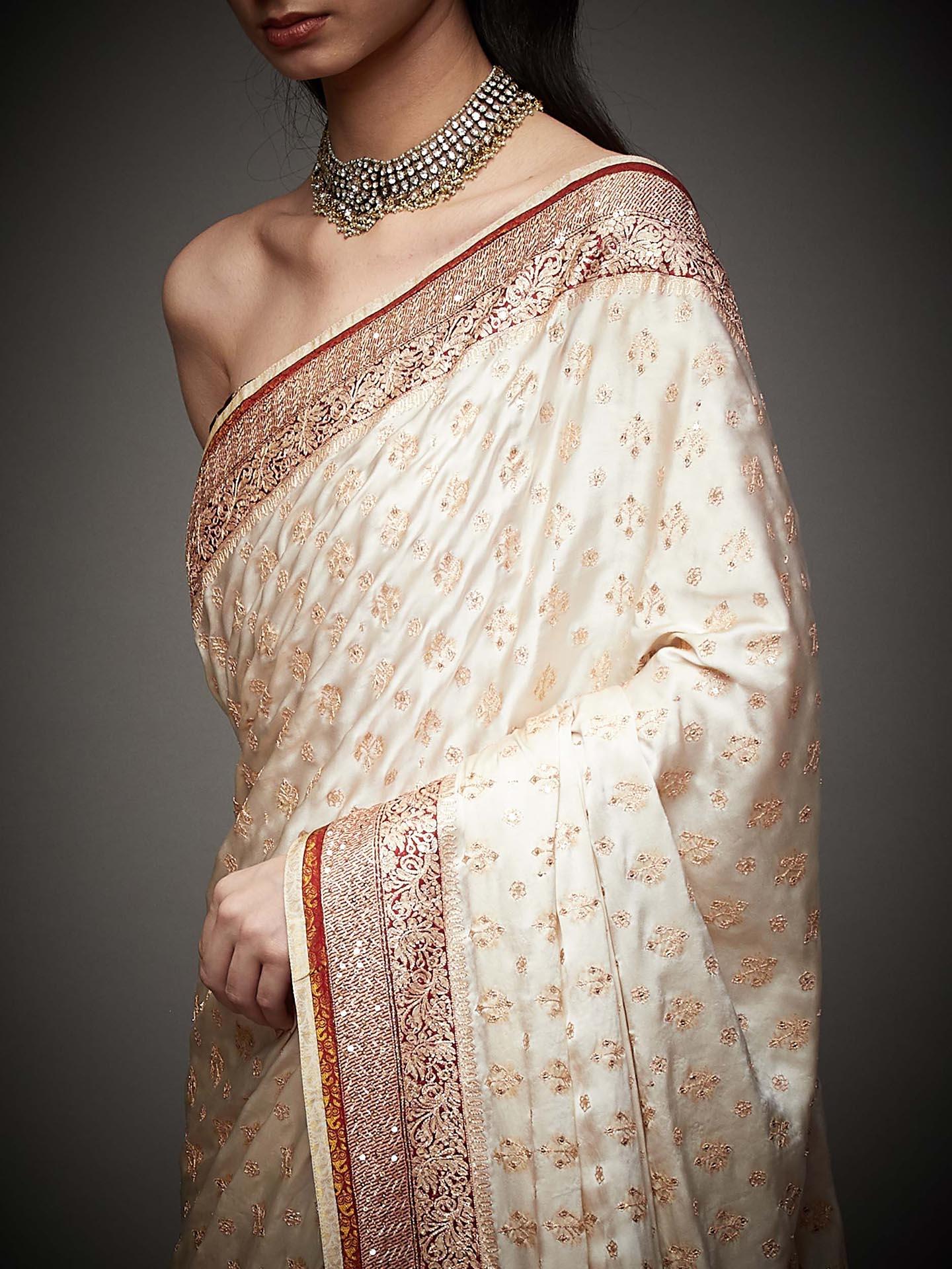 Off White Parampara Saree With Unstitched Blouse
