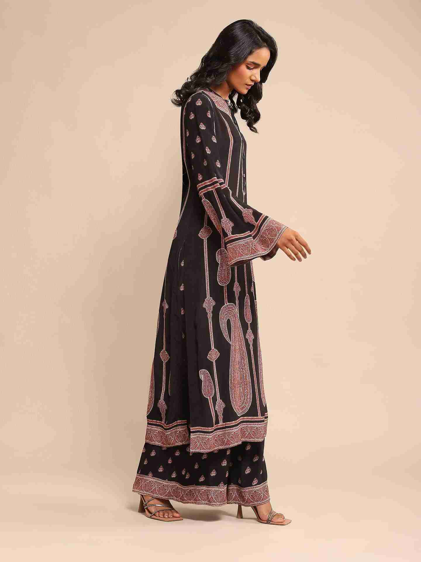 Black Jannat Crepe Kurta Set