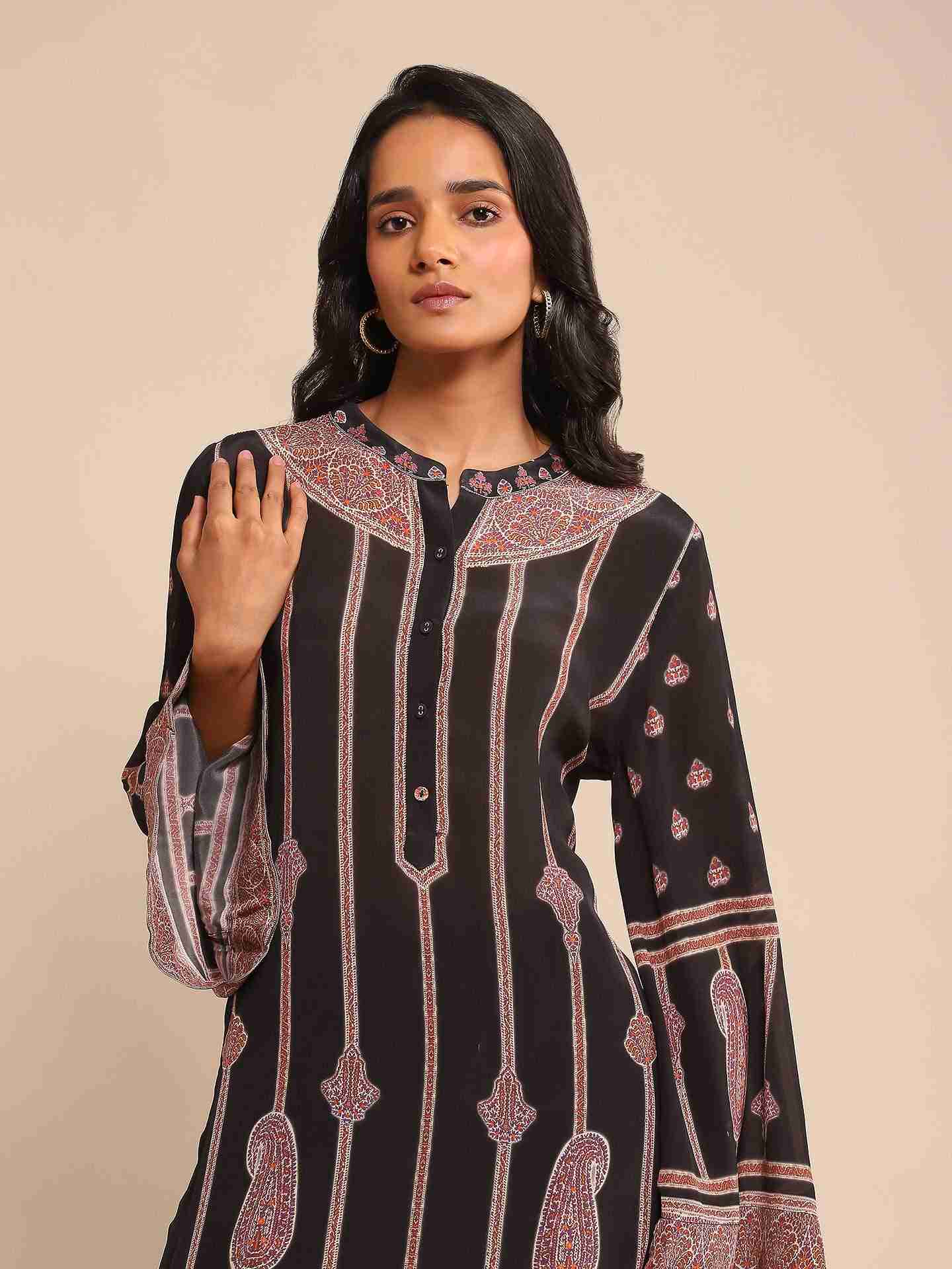 Black Jannat Crepe Kurta Set