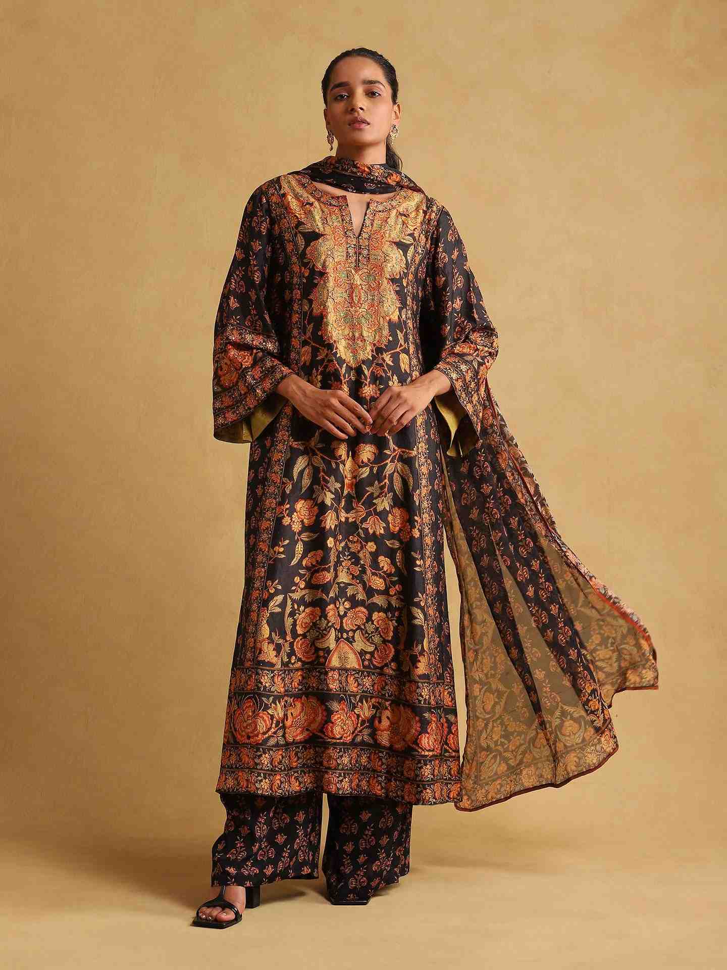 Black & Multi Kalamkriti Suit Set