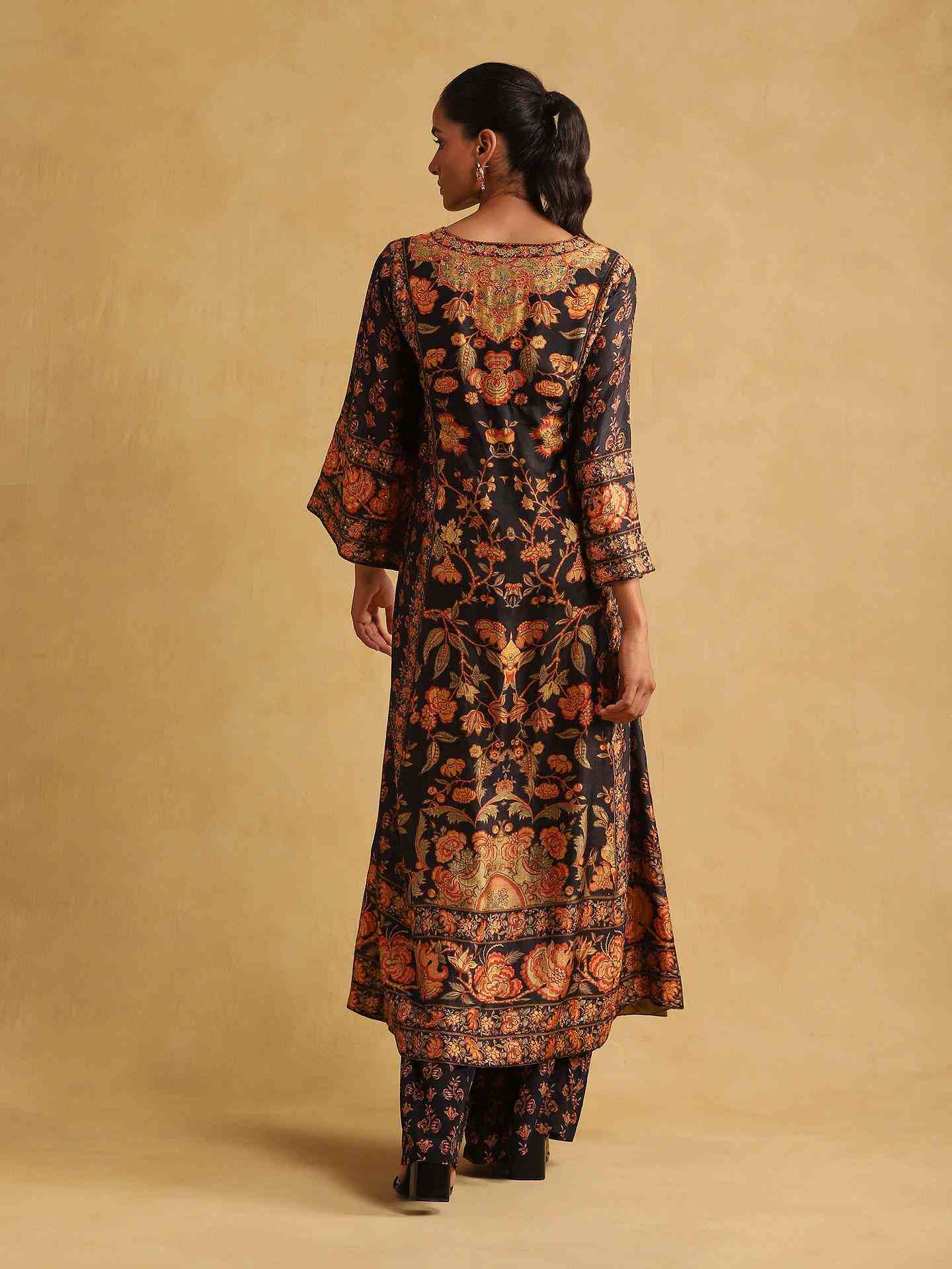 Black & Multi Kalamkriti Suit Set