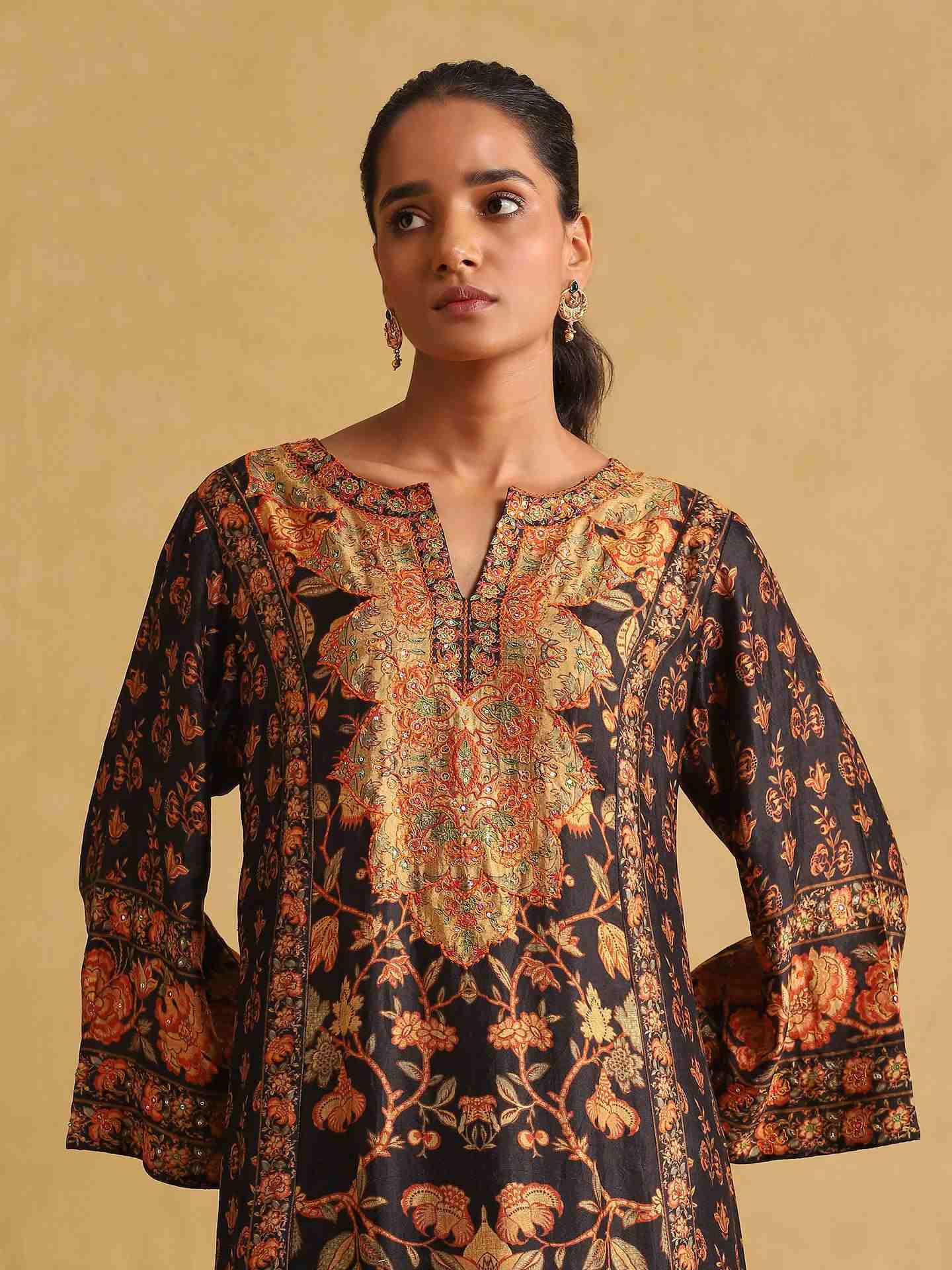 Black & Multi Kalamkriti Suit Set