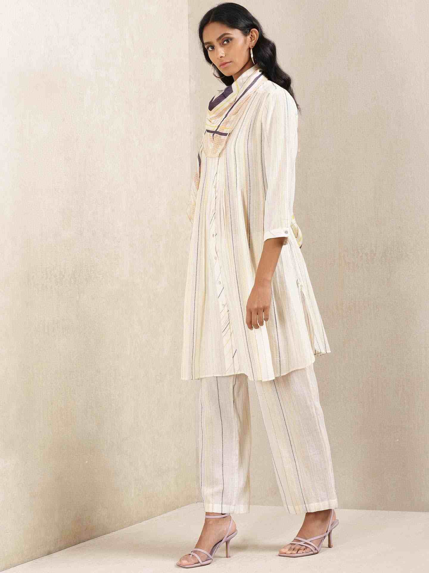 Off White Quint Yarn-Dyed  Suit Set