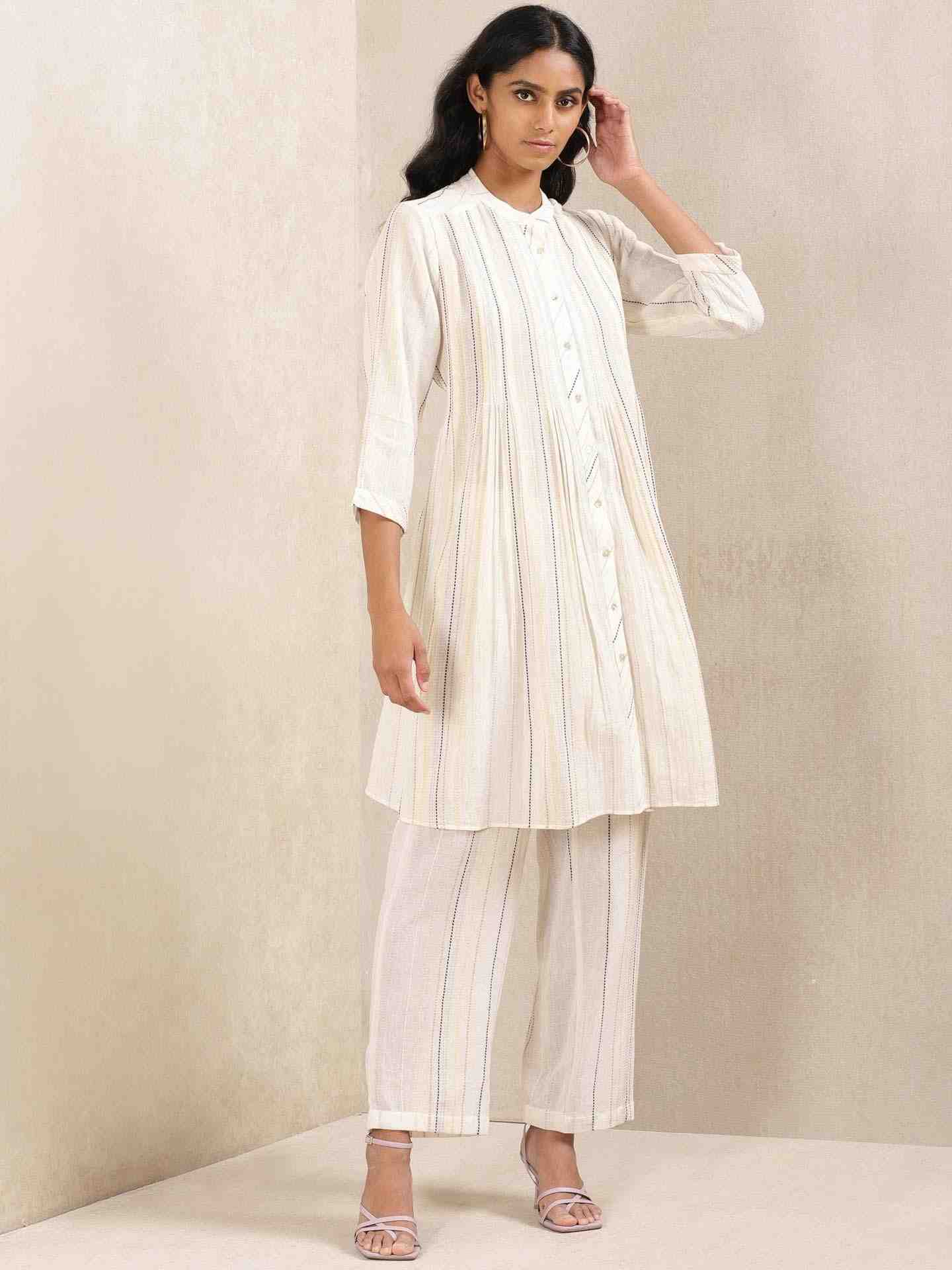 Off White Quint Yarn-Dyed  Suit Set