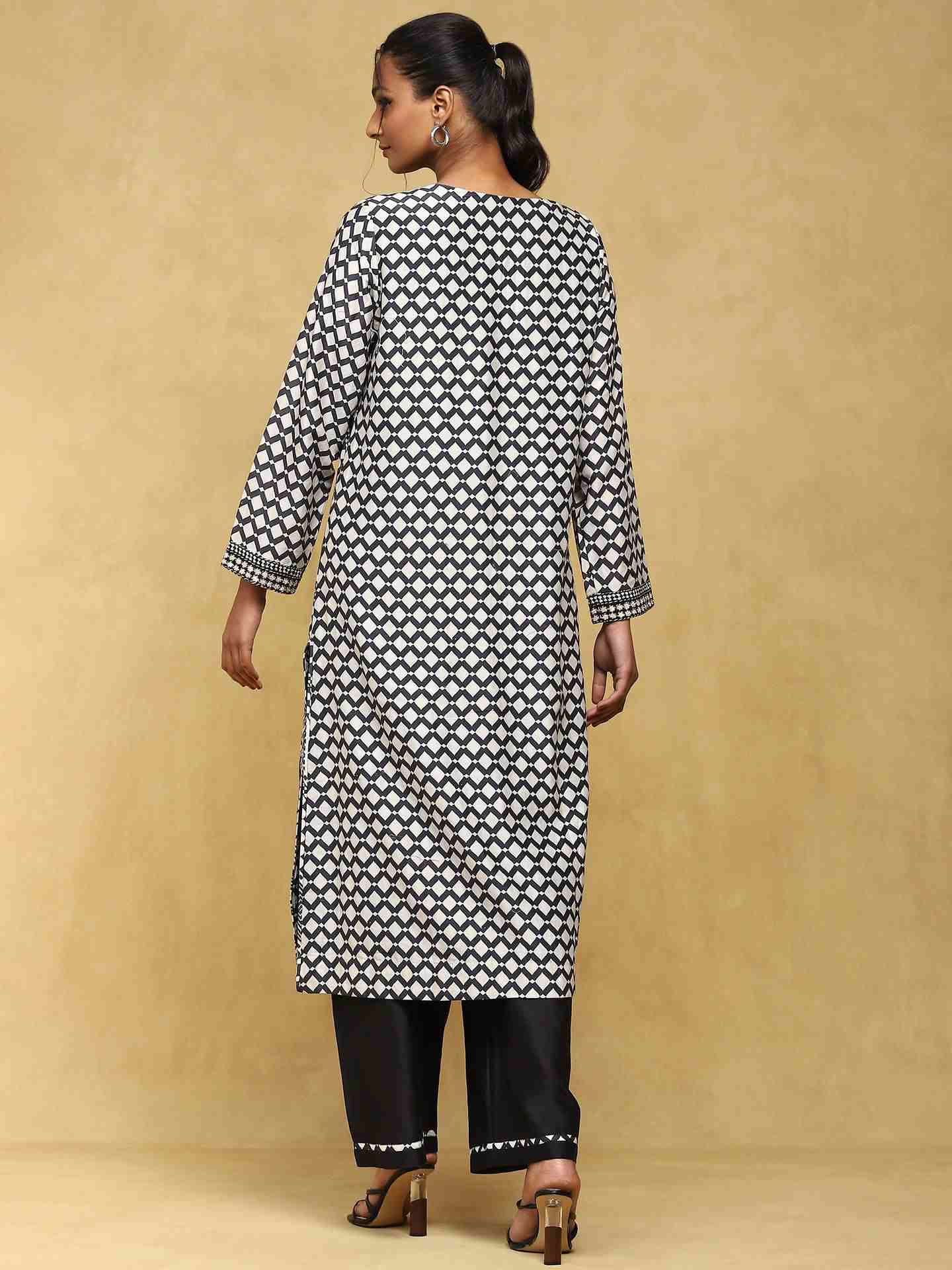 Black Baijayanti Suit Set