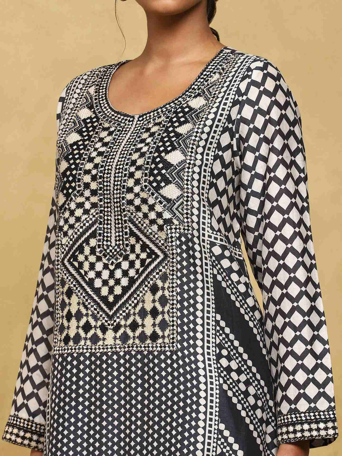 Black Baijayanti Suit Set