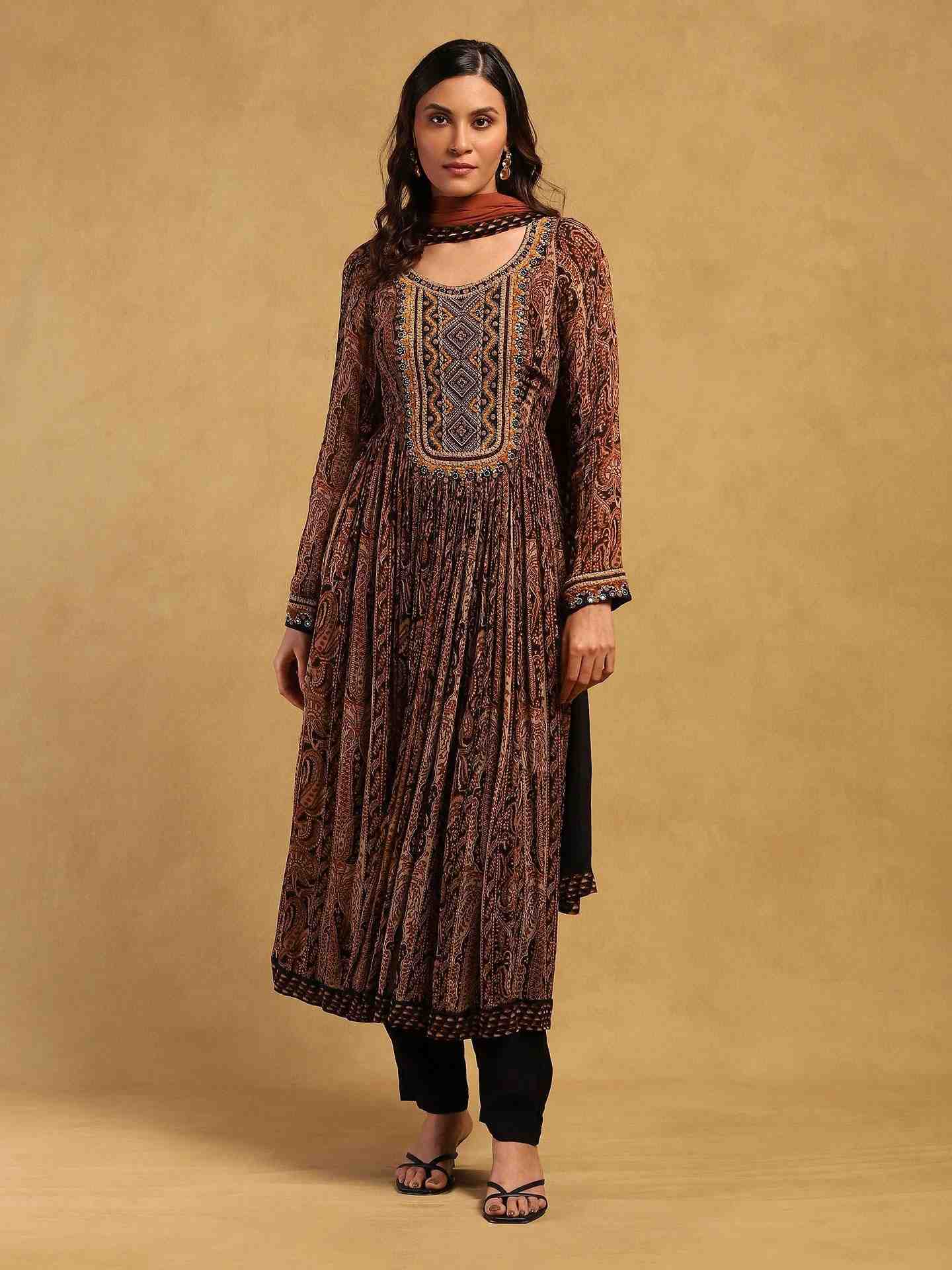 Black Meraki Border Suit Set