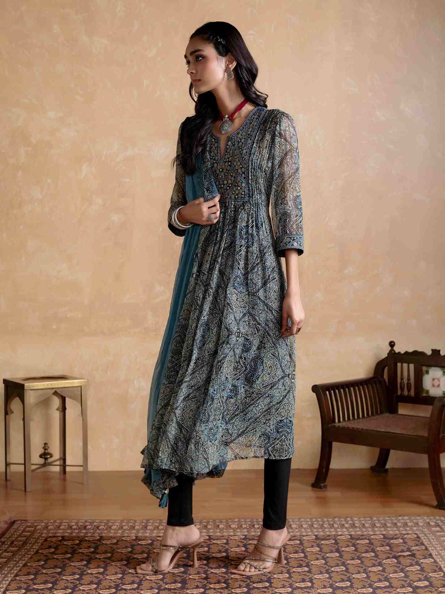 Black Avanti Suit Set