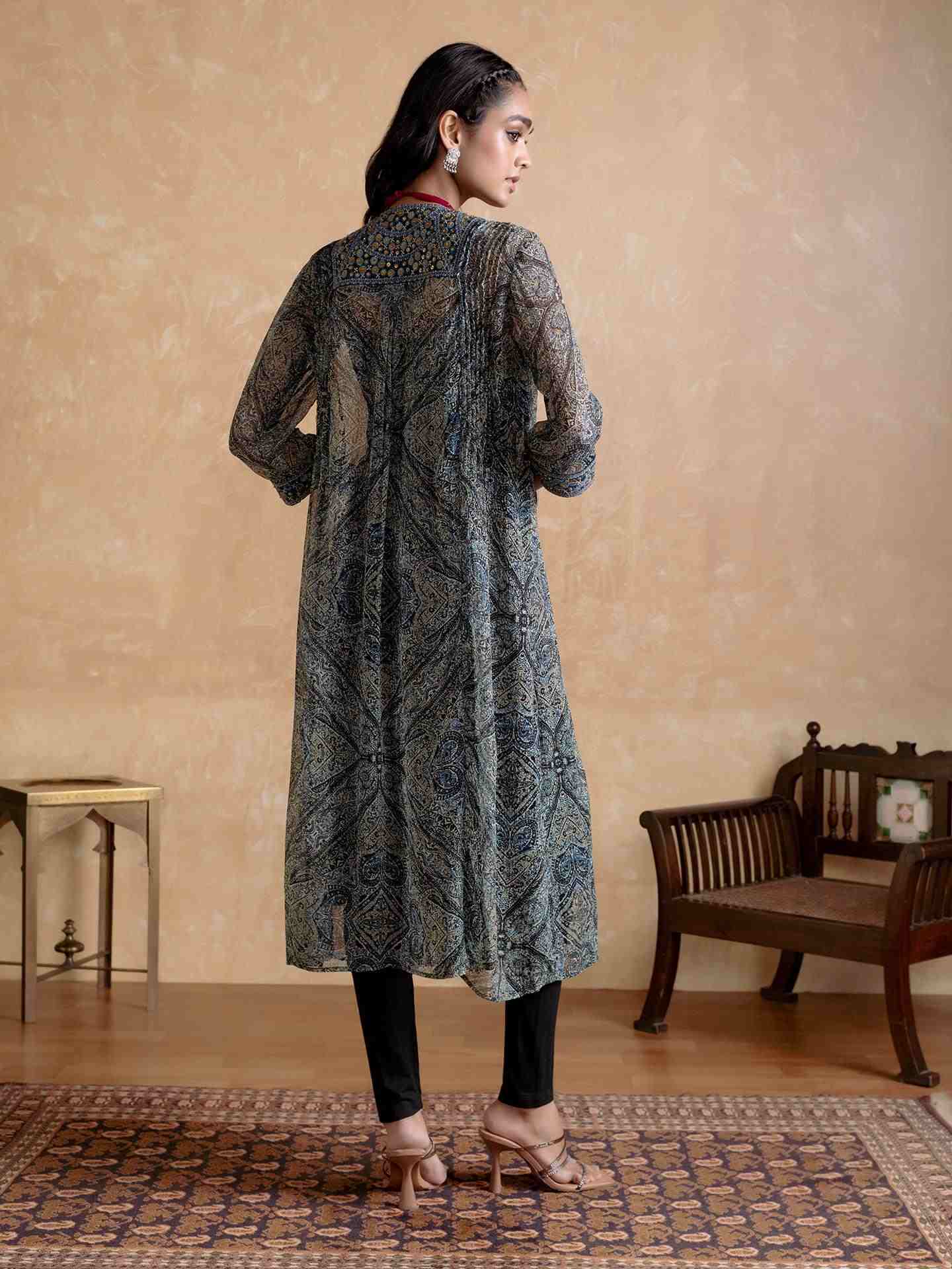 Black Avanti Suit Set