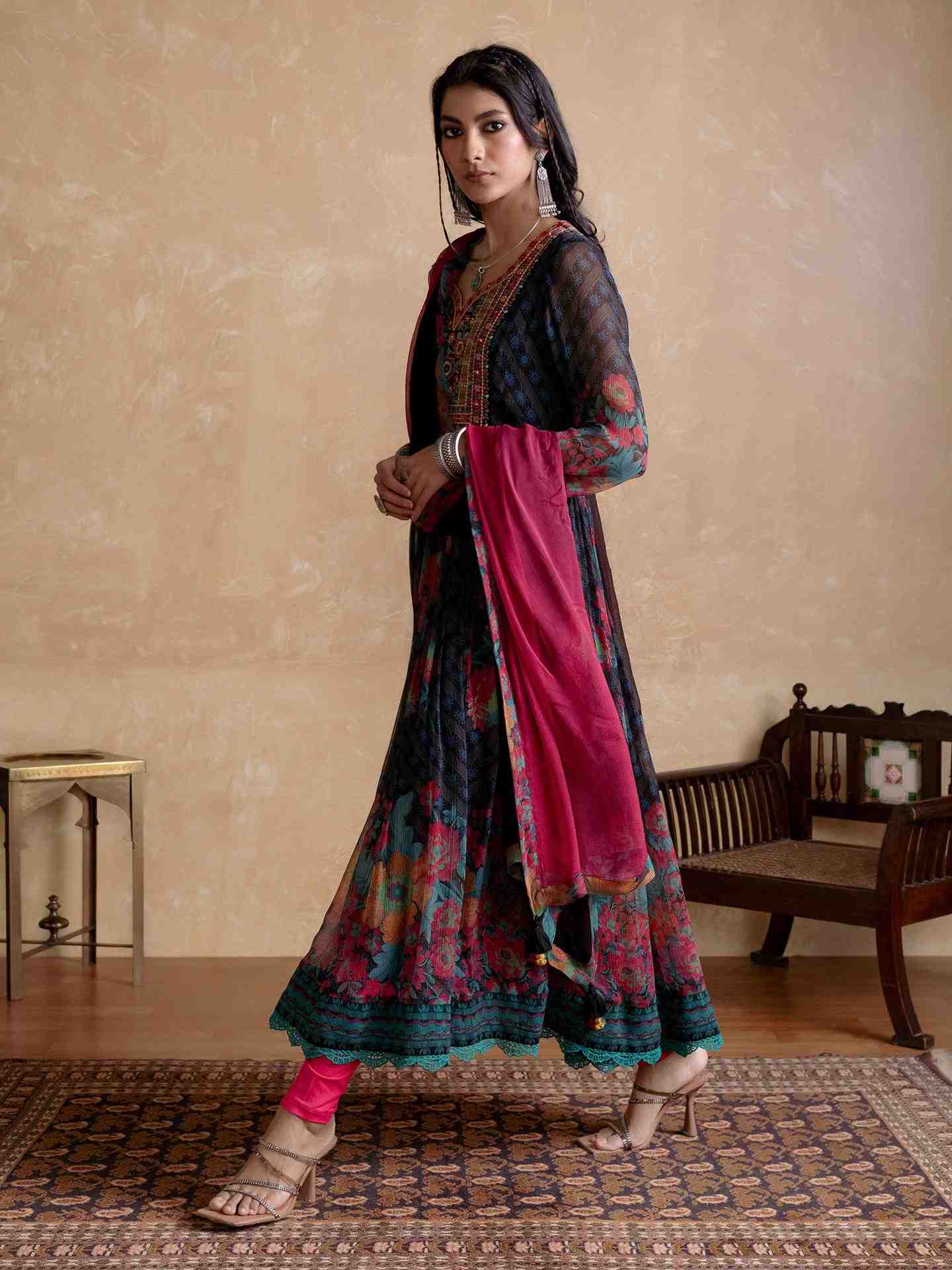 Black Niloufer Suit Set