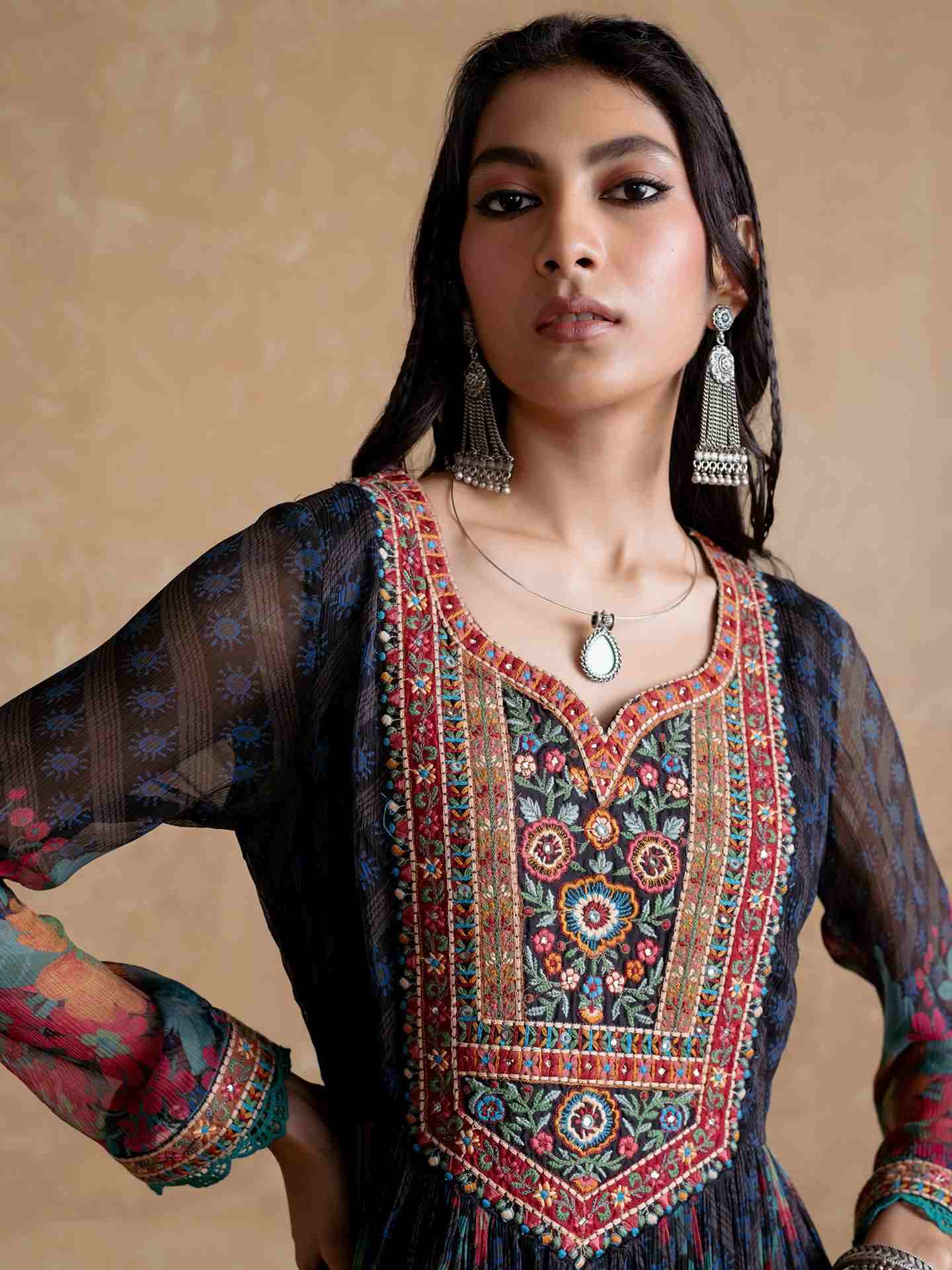 Black Niloufer Suit Set