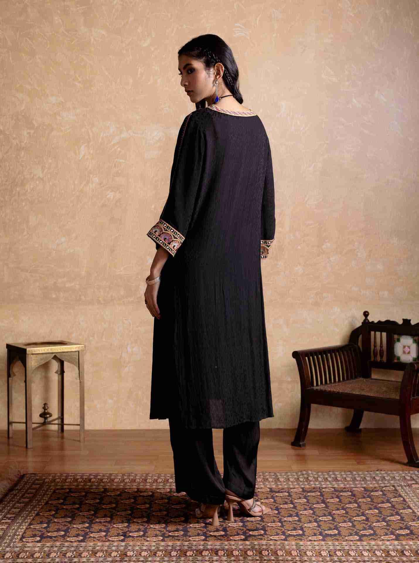 Black Arith Solid Suit Set