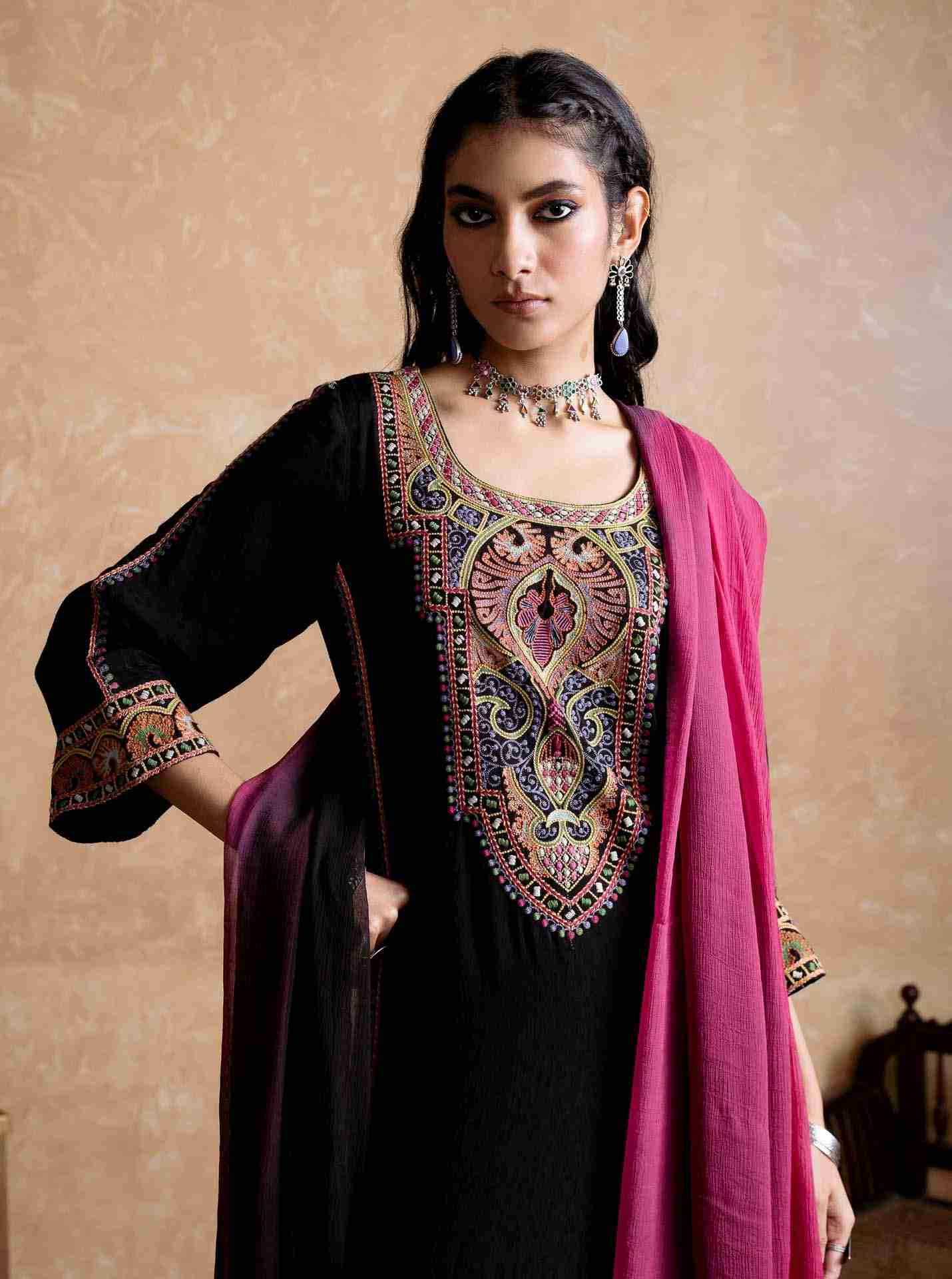 Black Arith Solid Suit Set