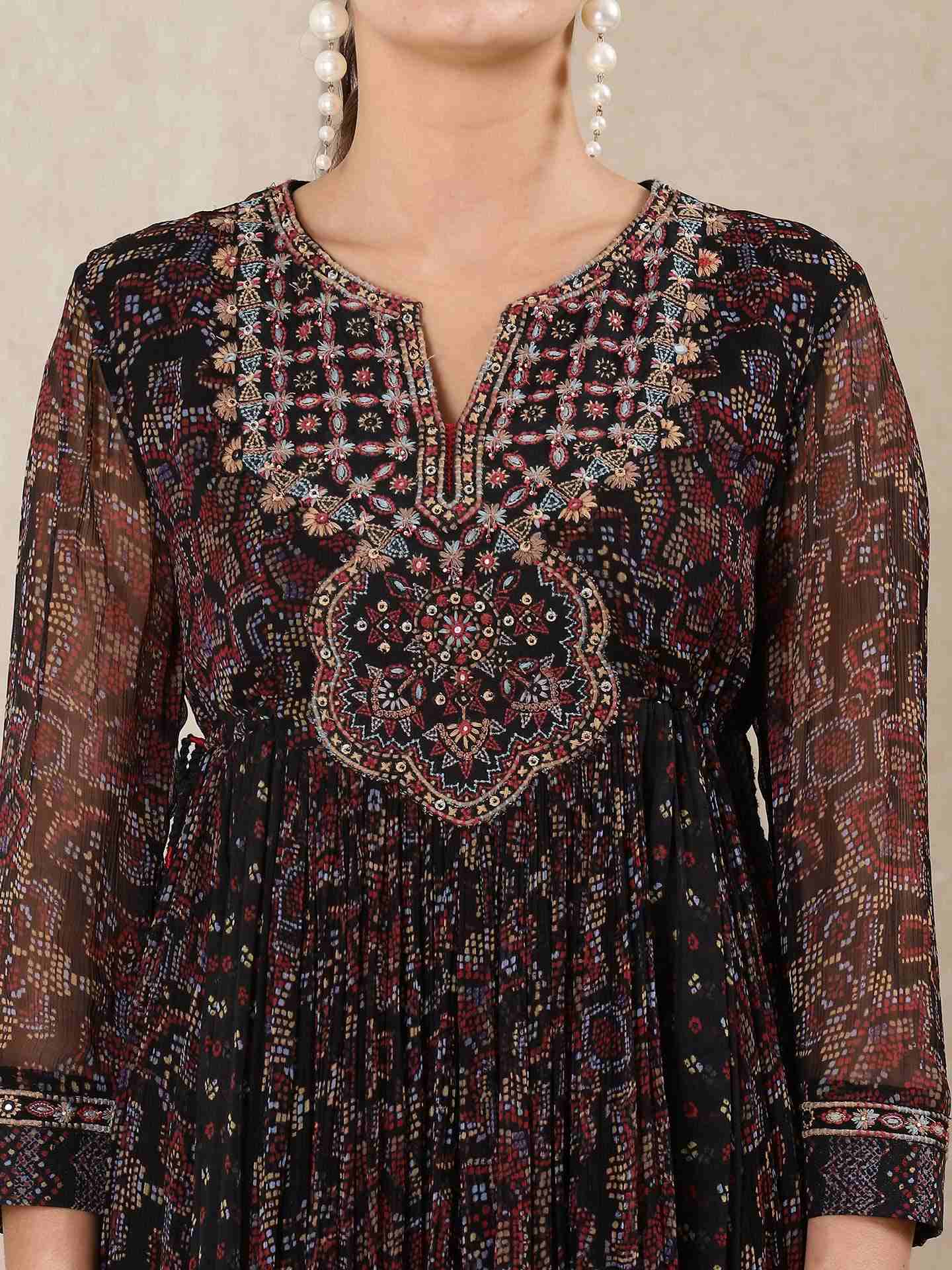 Black Kaliedo Flora Suit Set