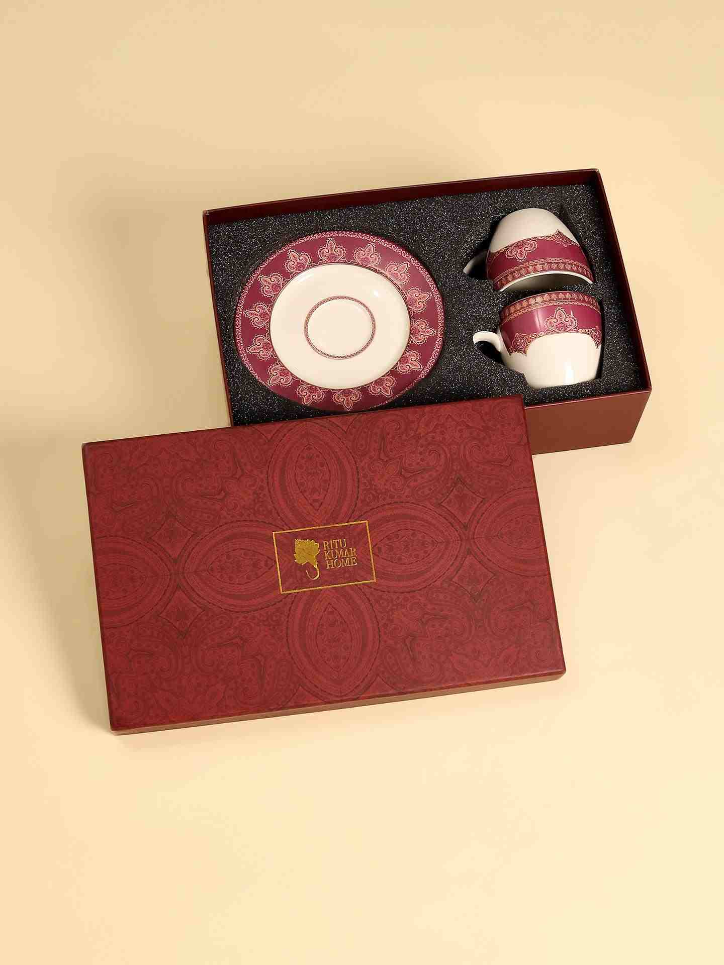 Fuschia Jaamevar Cup And Saucer