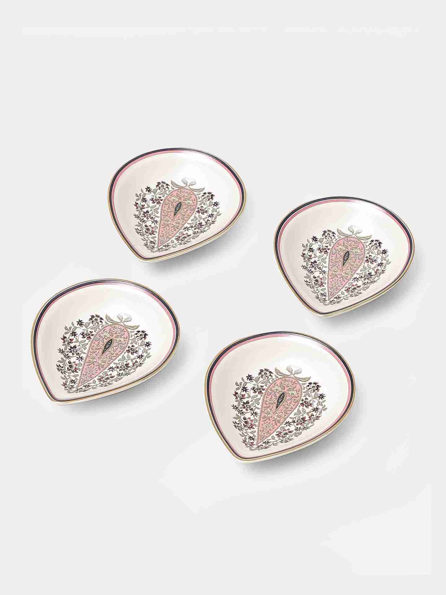 Beige & Pink  Minar Diya (Set Of 4)