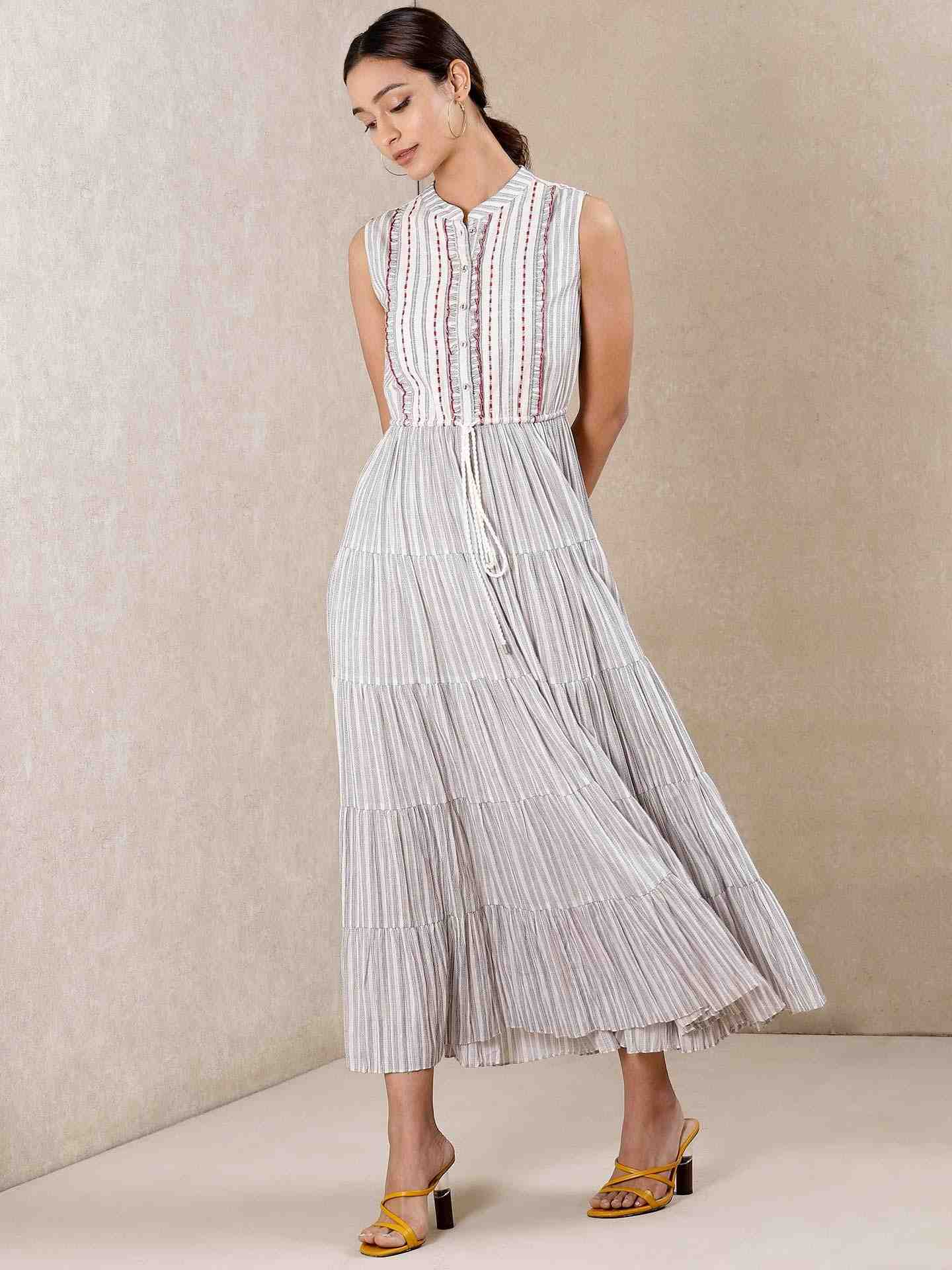 Off White Modern Minimalist Yarn-Dyed  Dress