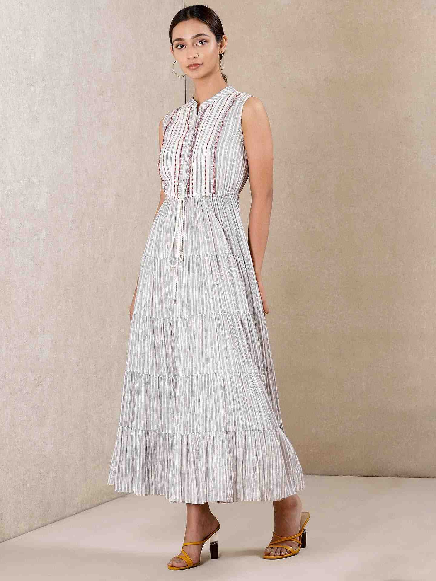 Off White Modern Minimalist Yarn-Dyed  Dress