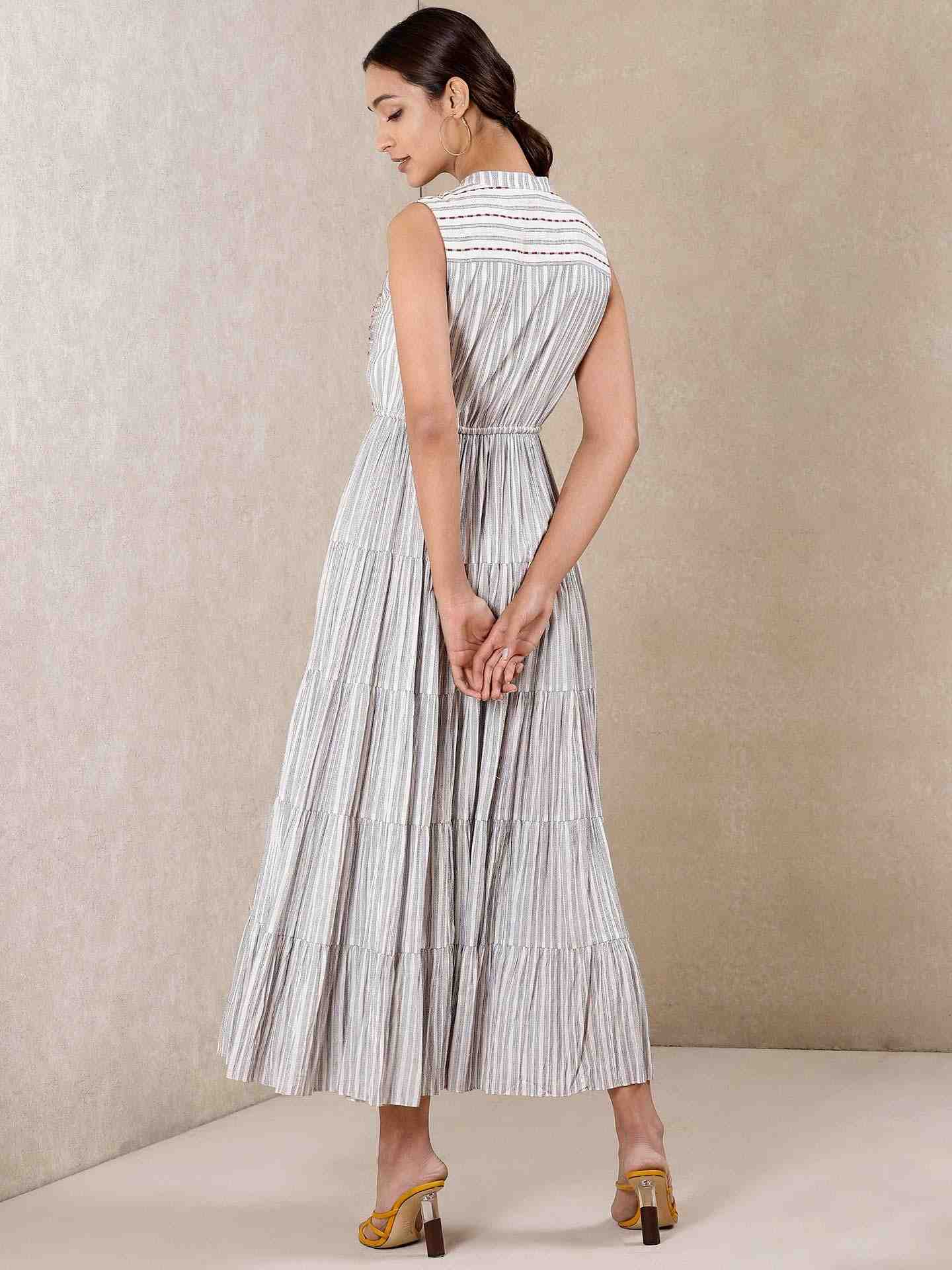 Off White Modern Minimalist Yarn-Dyed  Dress