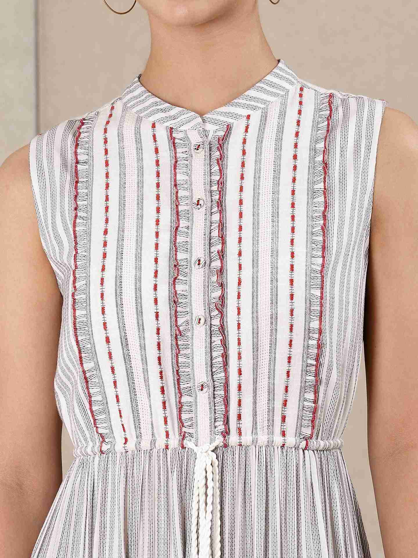 Off White Modern Minimalist Yarn-Dyed  Dress