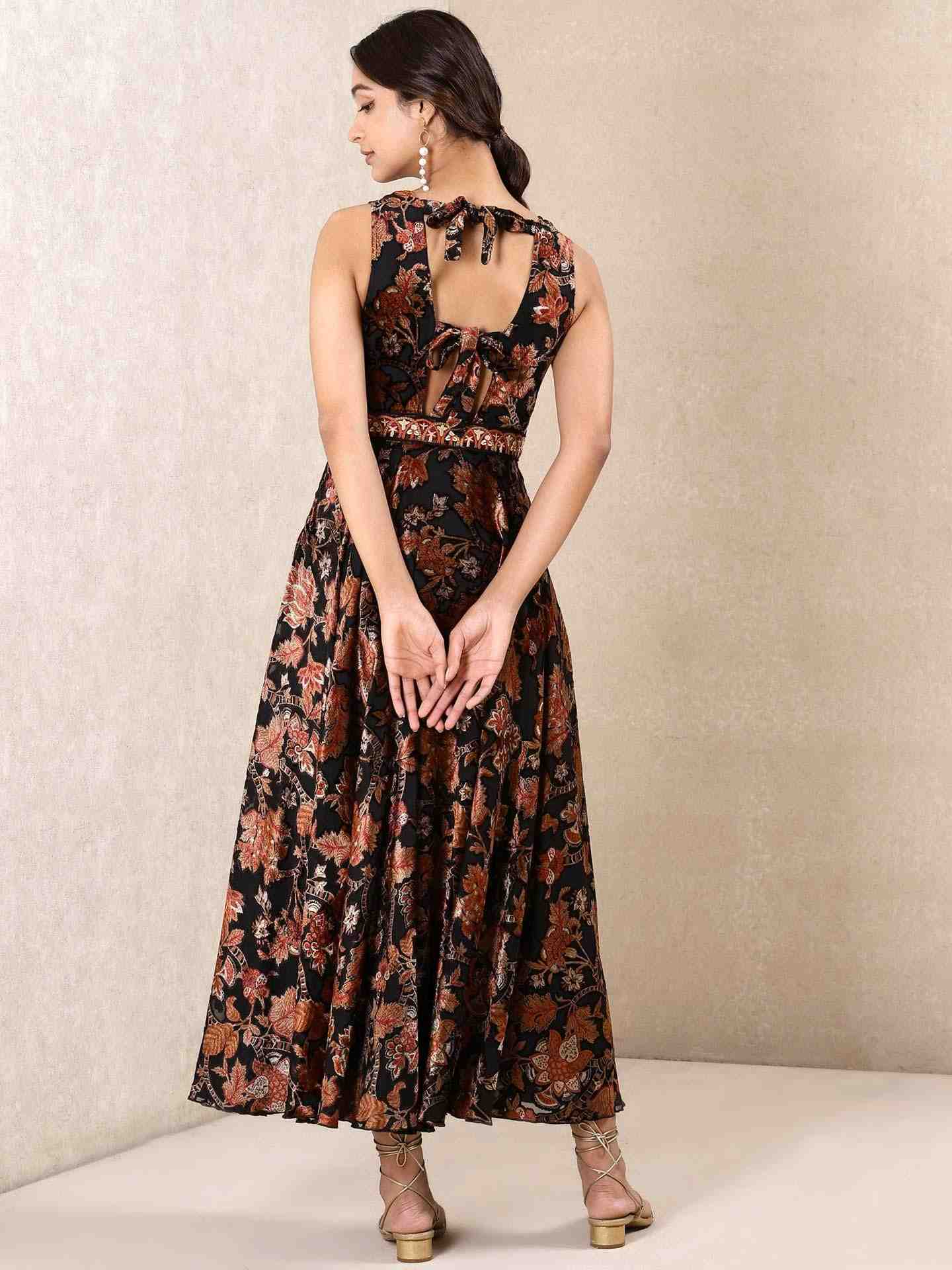 Black Nisita Velvet Dress